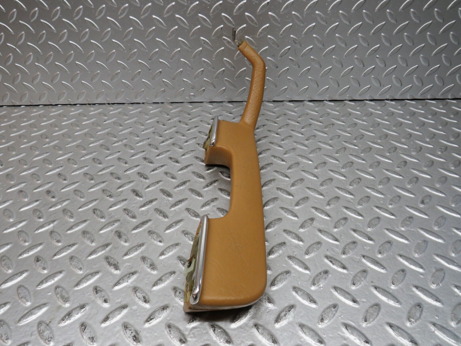 28602 Mercedes-Benz W123 280E Left Interior Door Handle Palomino 1239701701