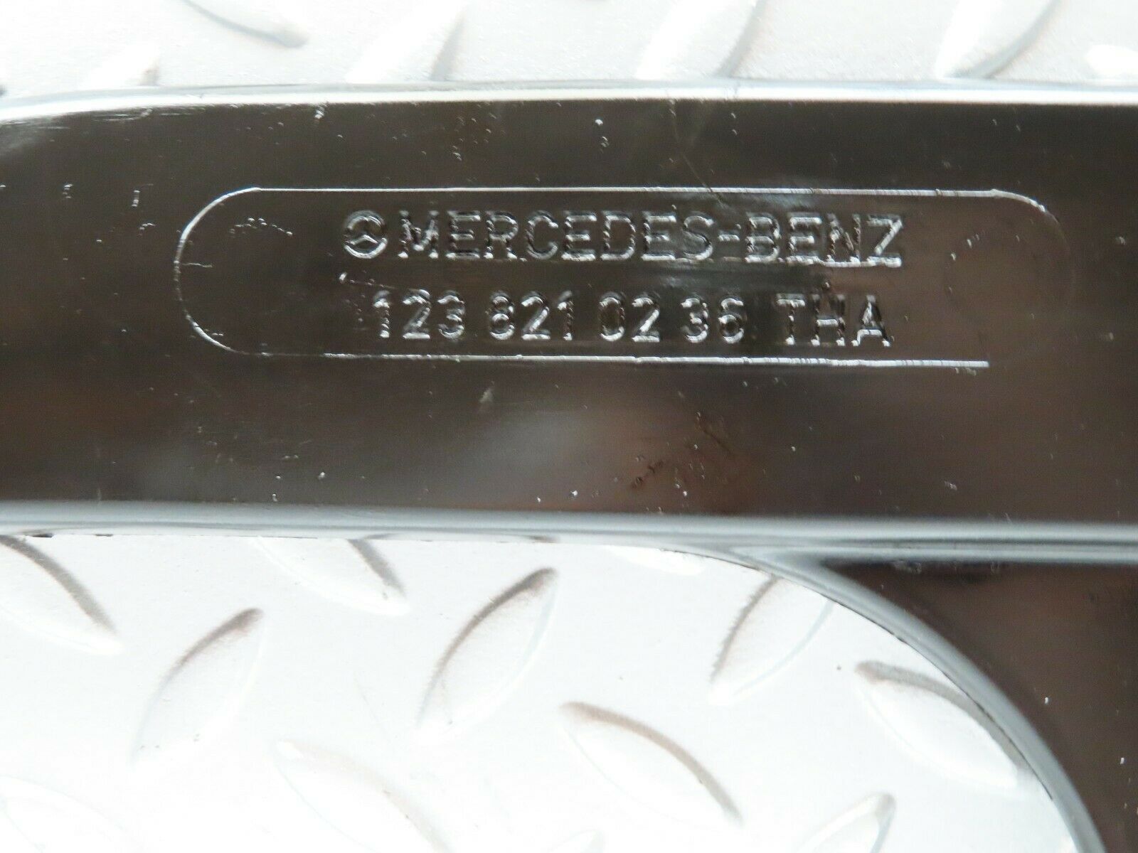 4017 Mercedes-Benz W123 230E Cable Cover Rear Right 1238210236