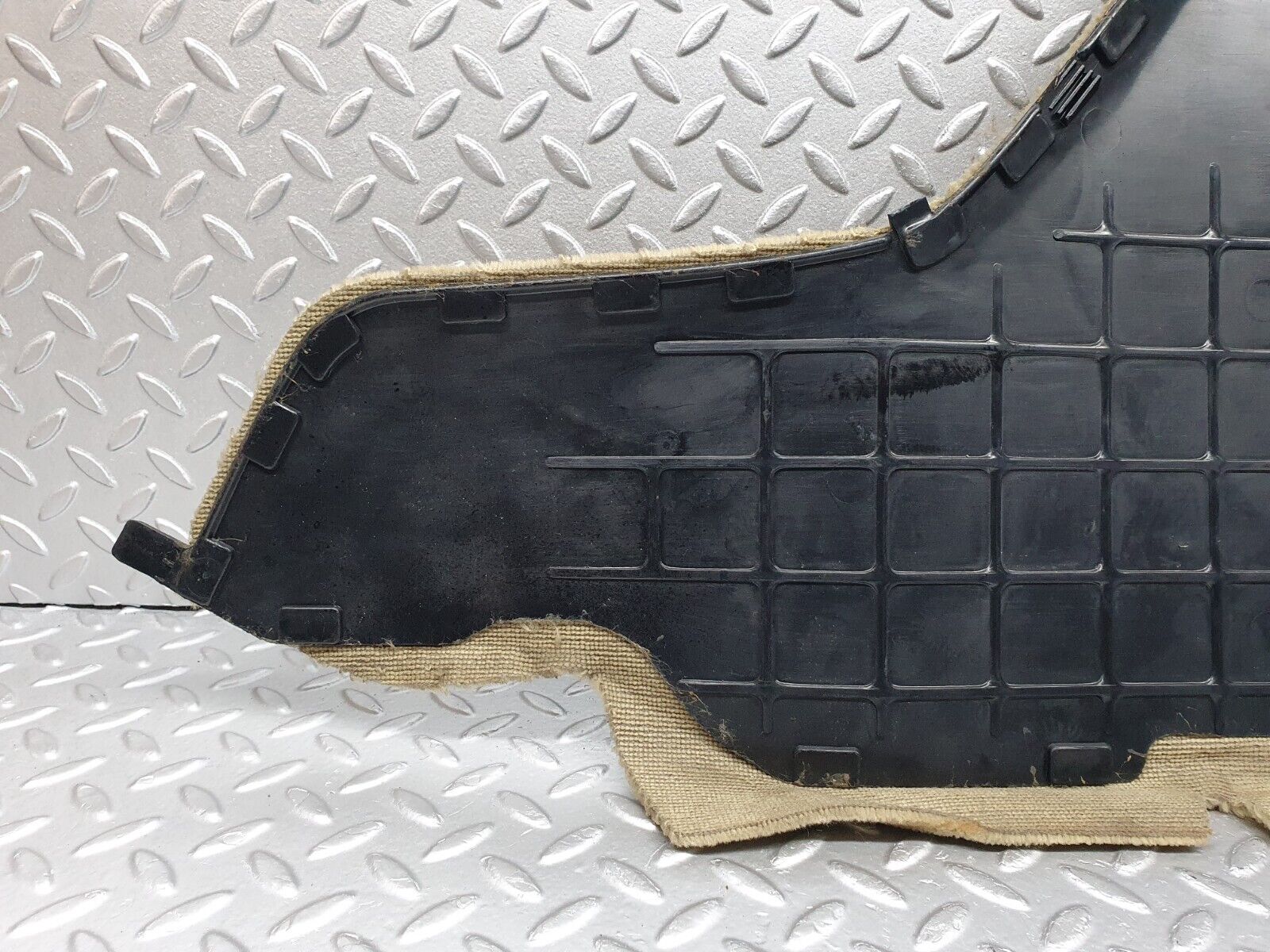 41063 Mercedes-Benz W126 300SE Centre Console Carpet Left Beige 1266831525