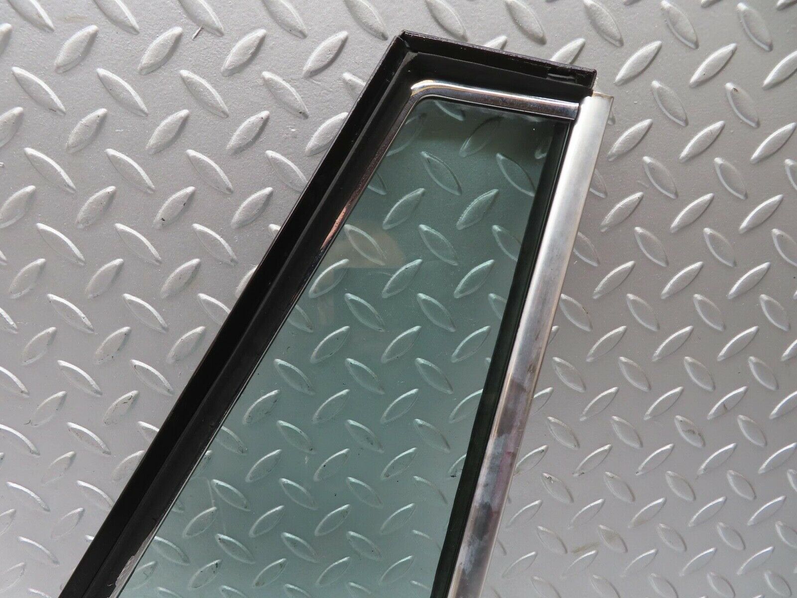 13096 Mercedes-Benz W111 220S Front Left Quarter Window Glass