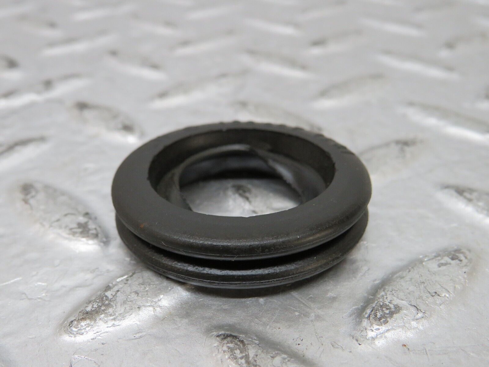 26523 Mercedes-Benz C124 220CE Coupe Heater Hose Rubber 1269971581