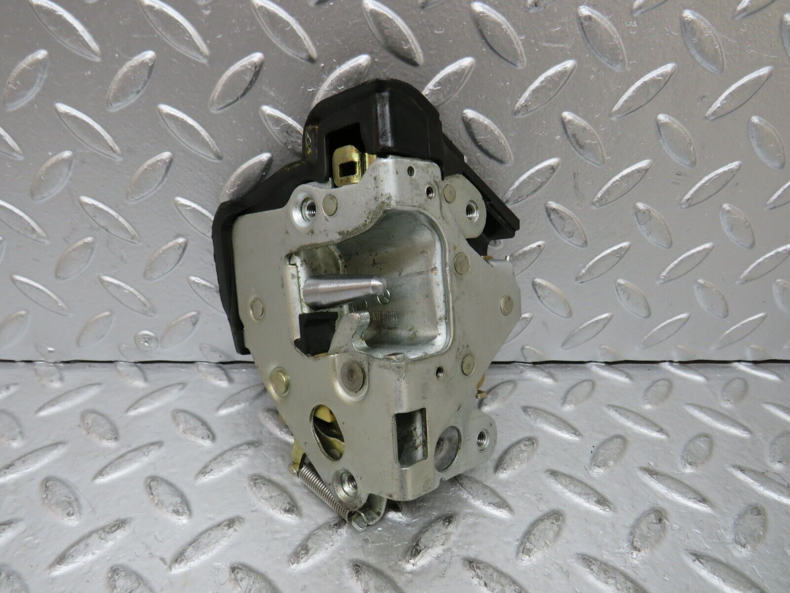 27405 Mercedes-Benz W123 280E Rear Left Door Lock Mechanism 1237230108