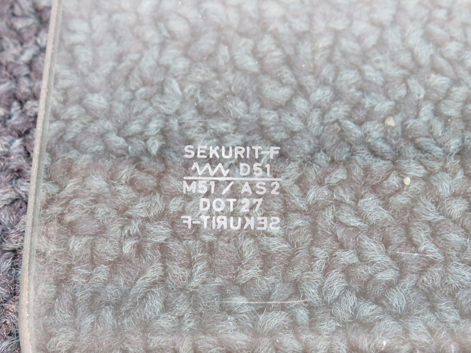 37512 Mercedes-Benz W109 300SEL Rear Right Door Window Glass