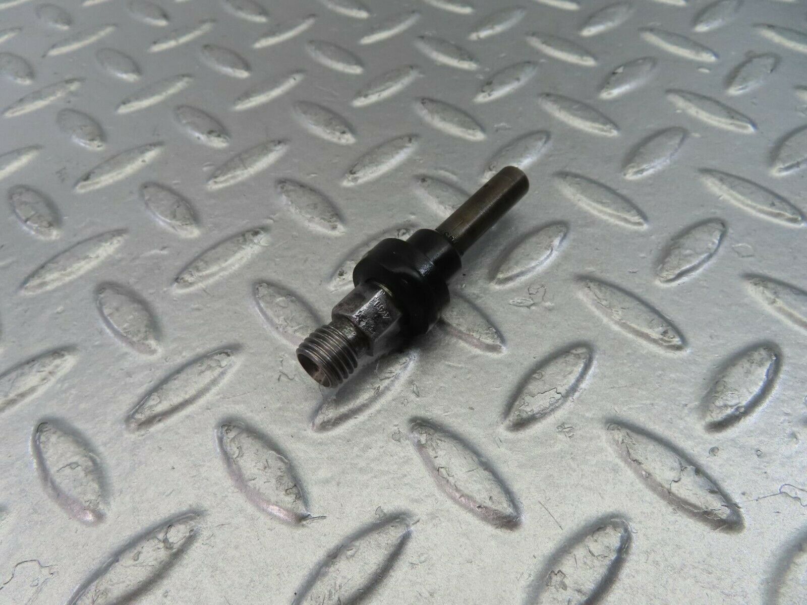 10793 Mercedes-Benz W123 230E Fuel Injector Bosch 0437502010