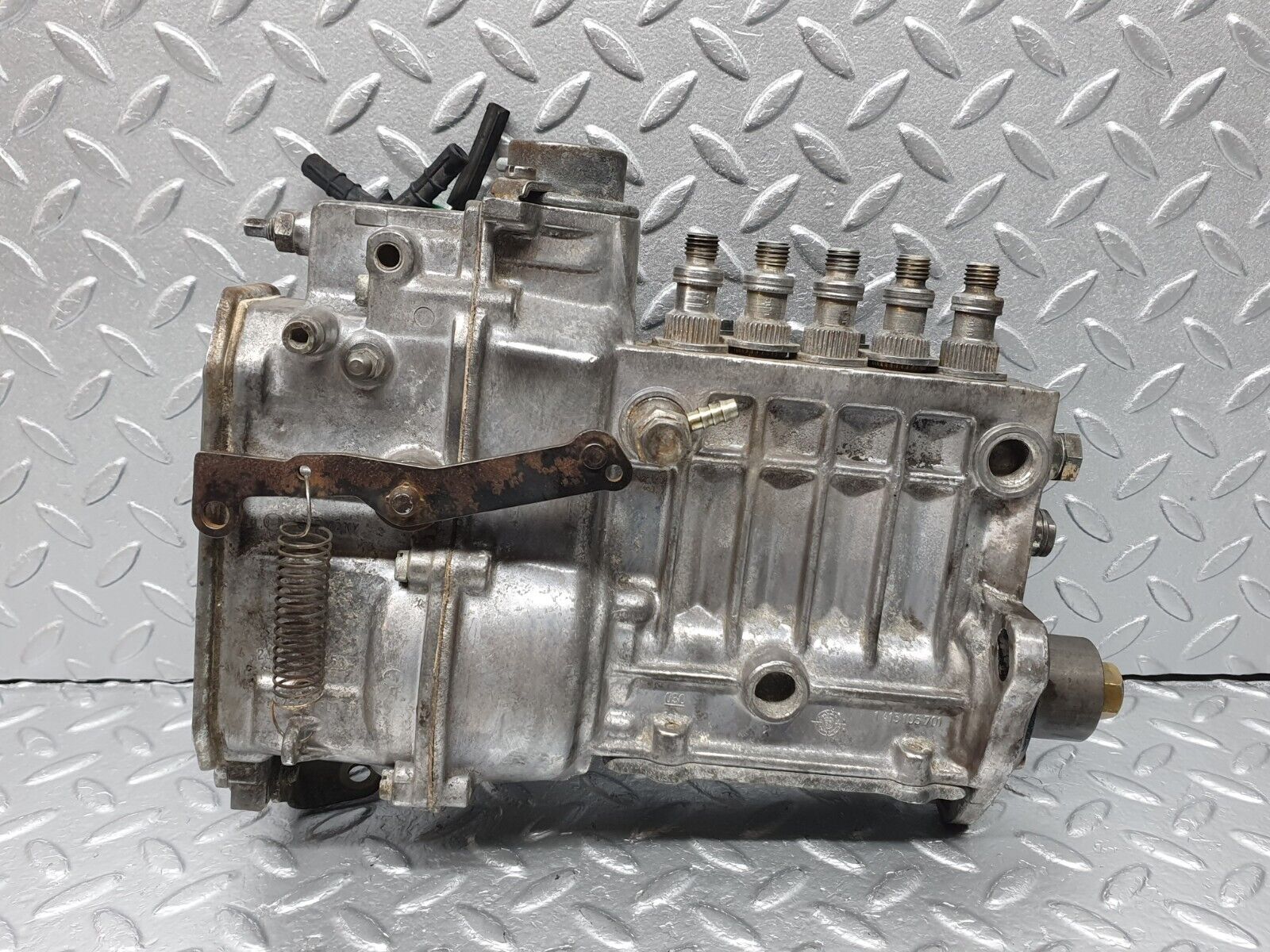 40862 Mercedes-Benz W123 300D Diesel Fuel Injection Pump Bosch 0112466193 6170702901