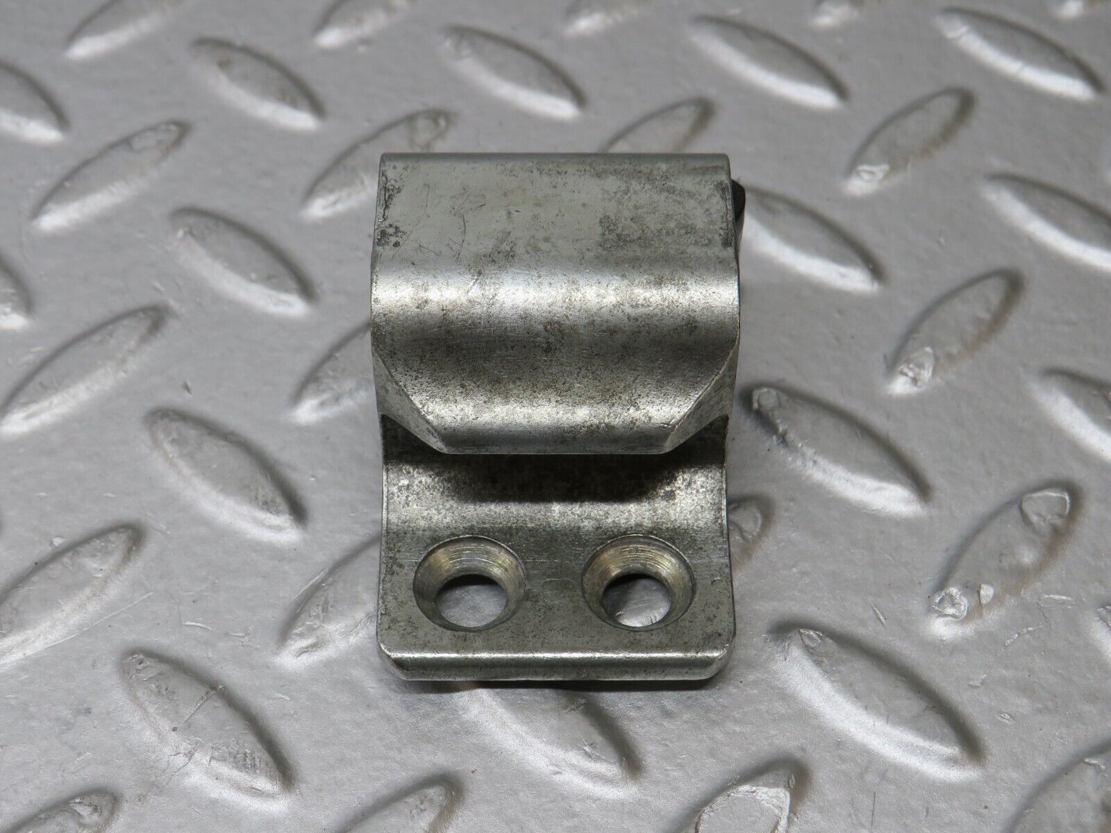 36129 Mercedes-Benz W126 420SE Door Lock Latch Right Side