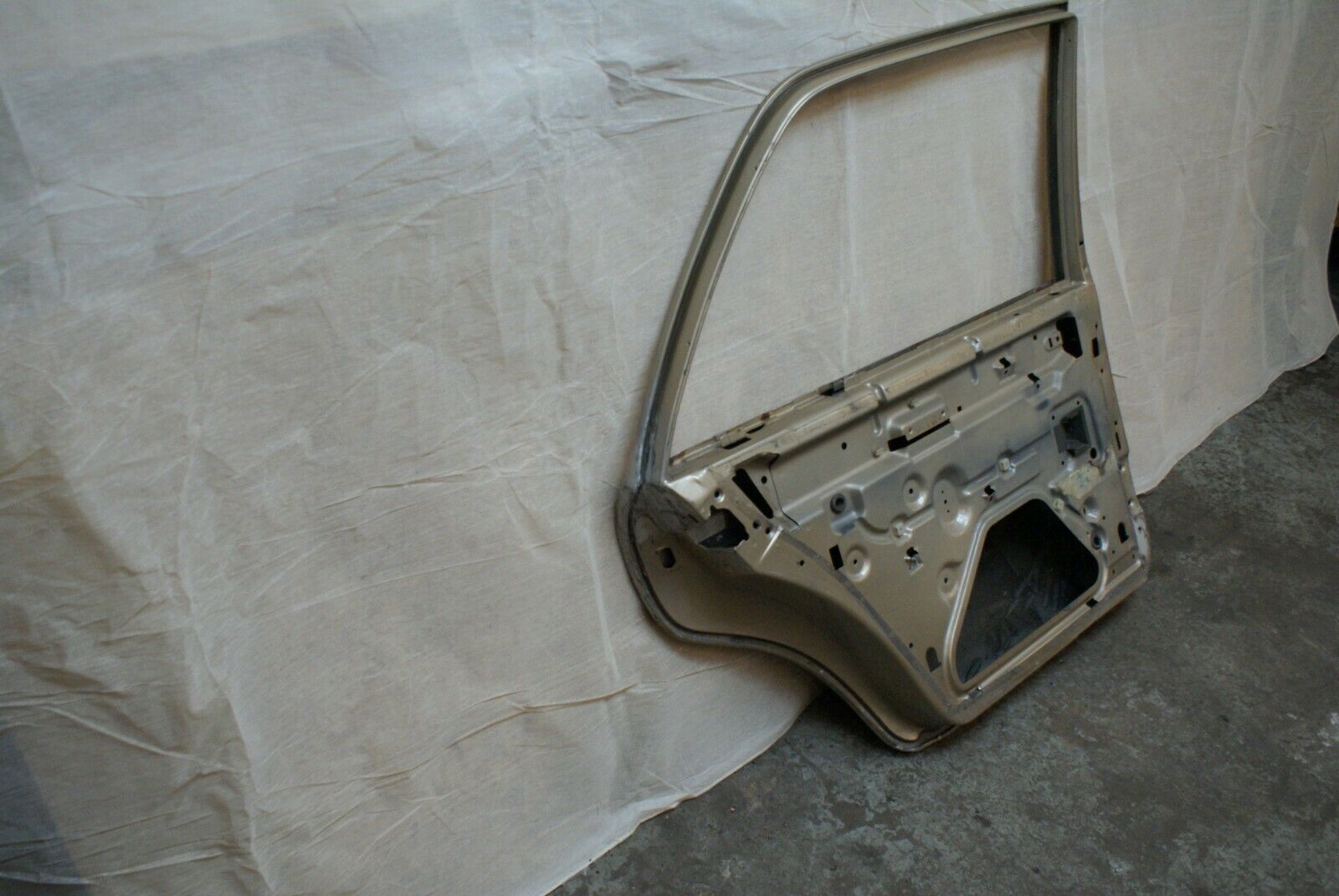 2491 Mercedes-Benz W116 350SE Rear Left Door