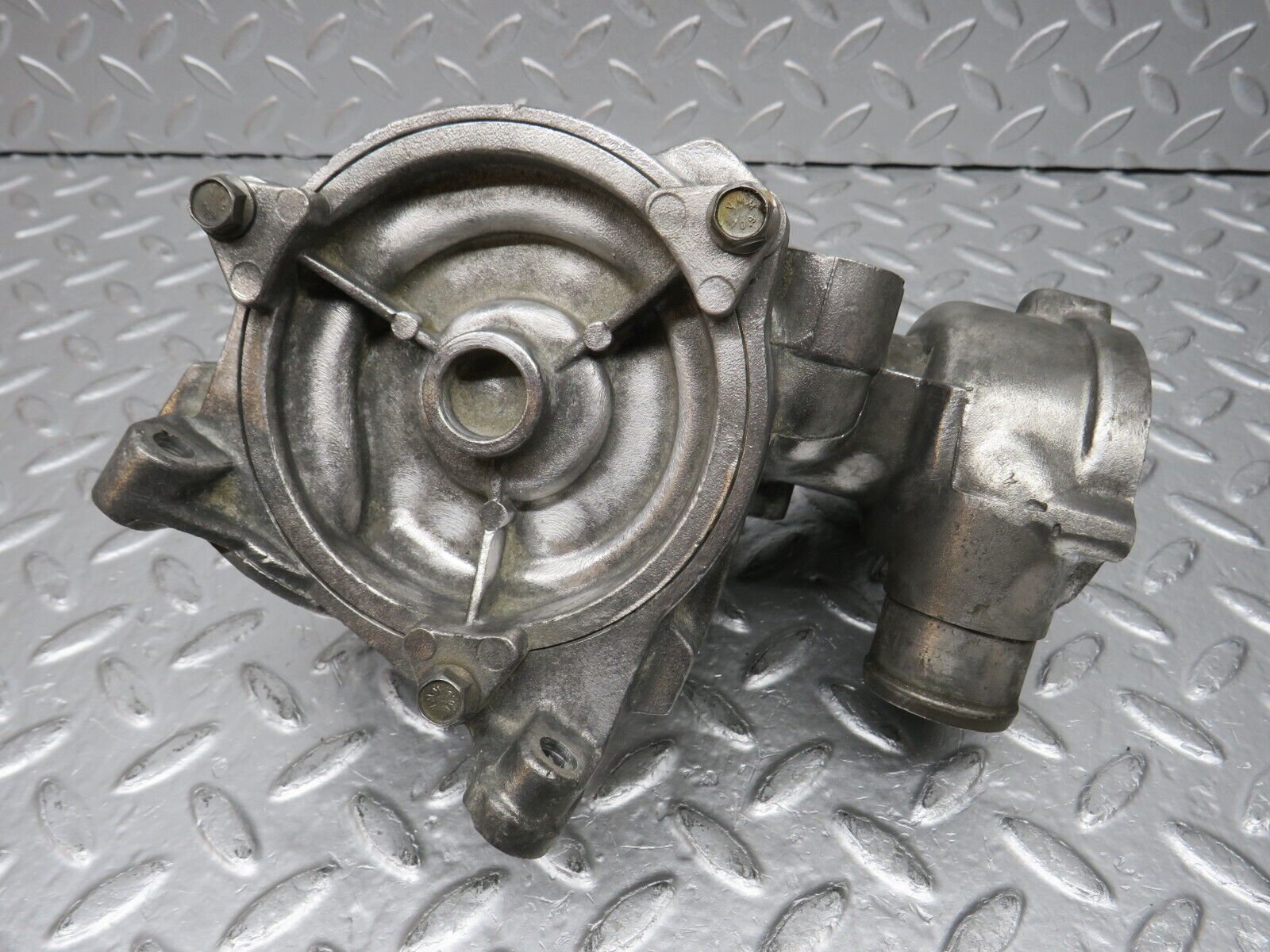 32616 Mercedes-Benz S124 300TE Wagon Water Pump
