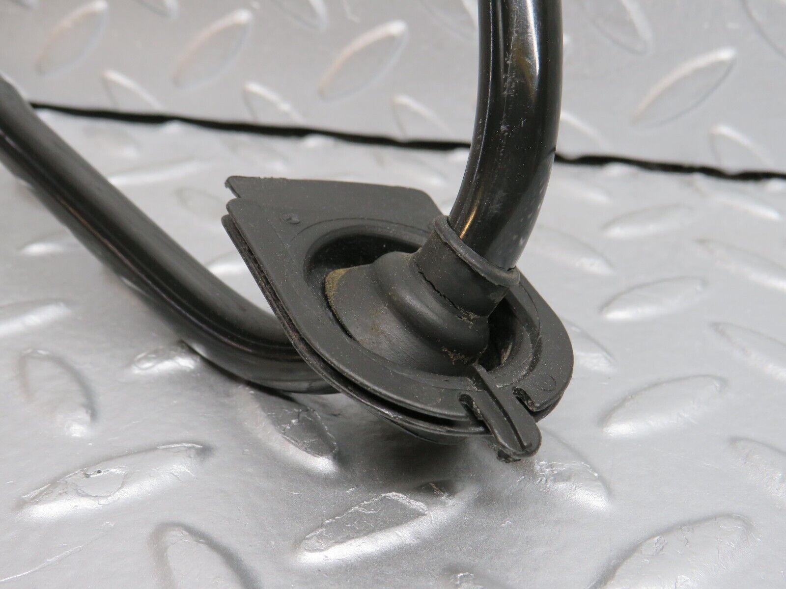 38526 Mercedes-Benz R129 280SL Coupe Brake Servo Vacuum Pipe