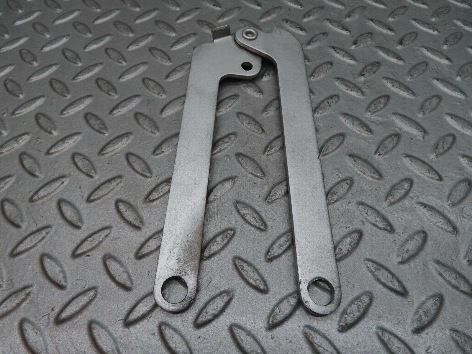 12288 Mercedes-Benz W108 280SE 3.5 Bonnet Hinge Right Side