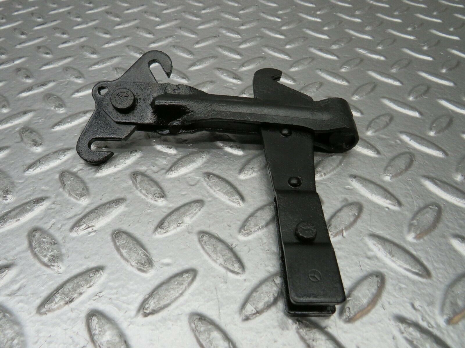 23137 Mercedes-Benz C123 230CE Coupe Handbrake Regulator