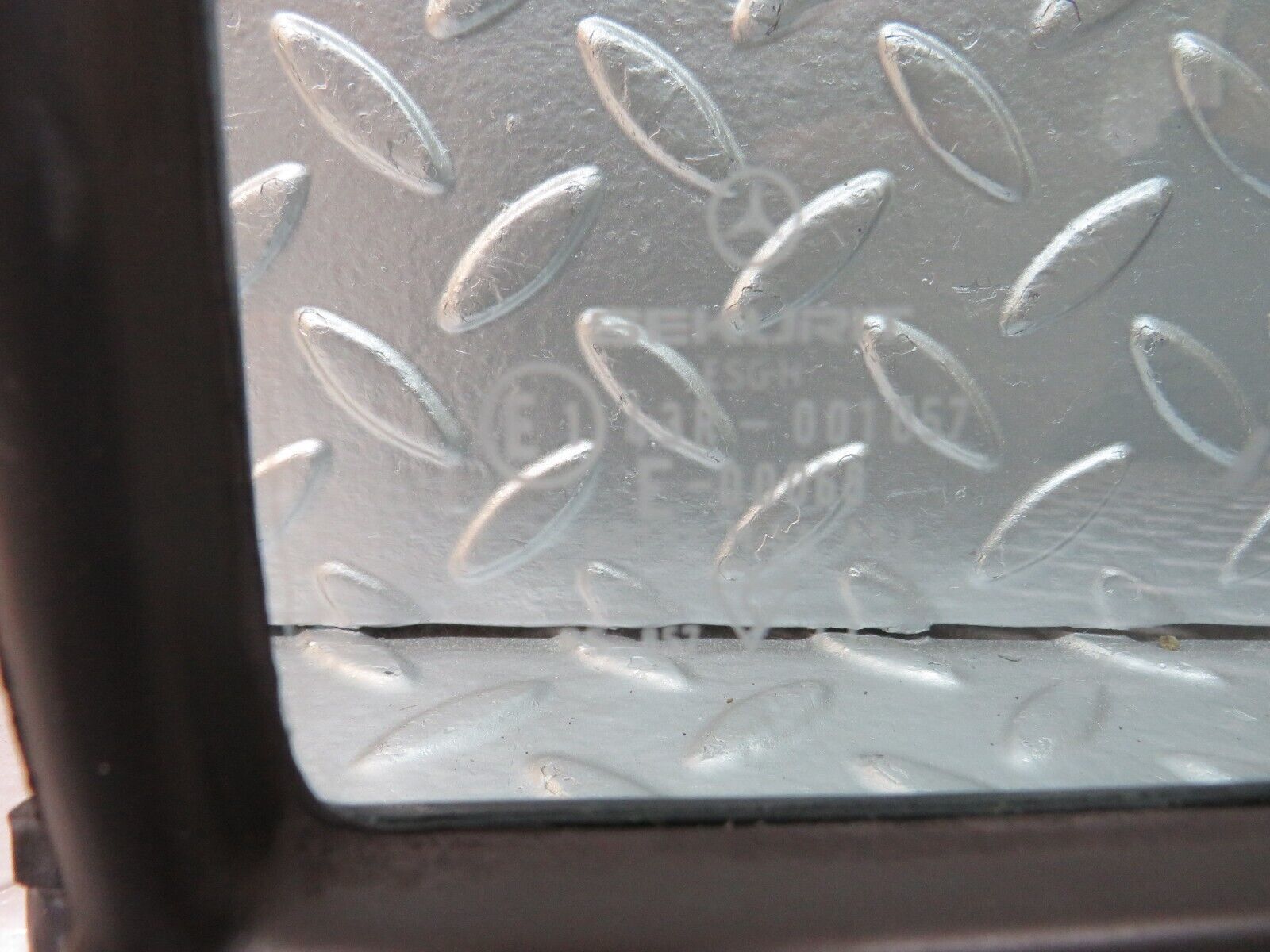 25468 Mercedes-Benz W123 200 Rear Left Quarter Window 1237350124