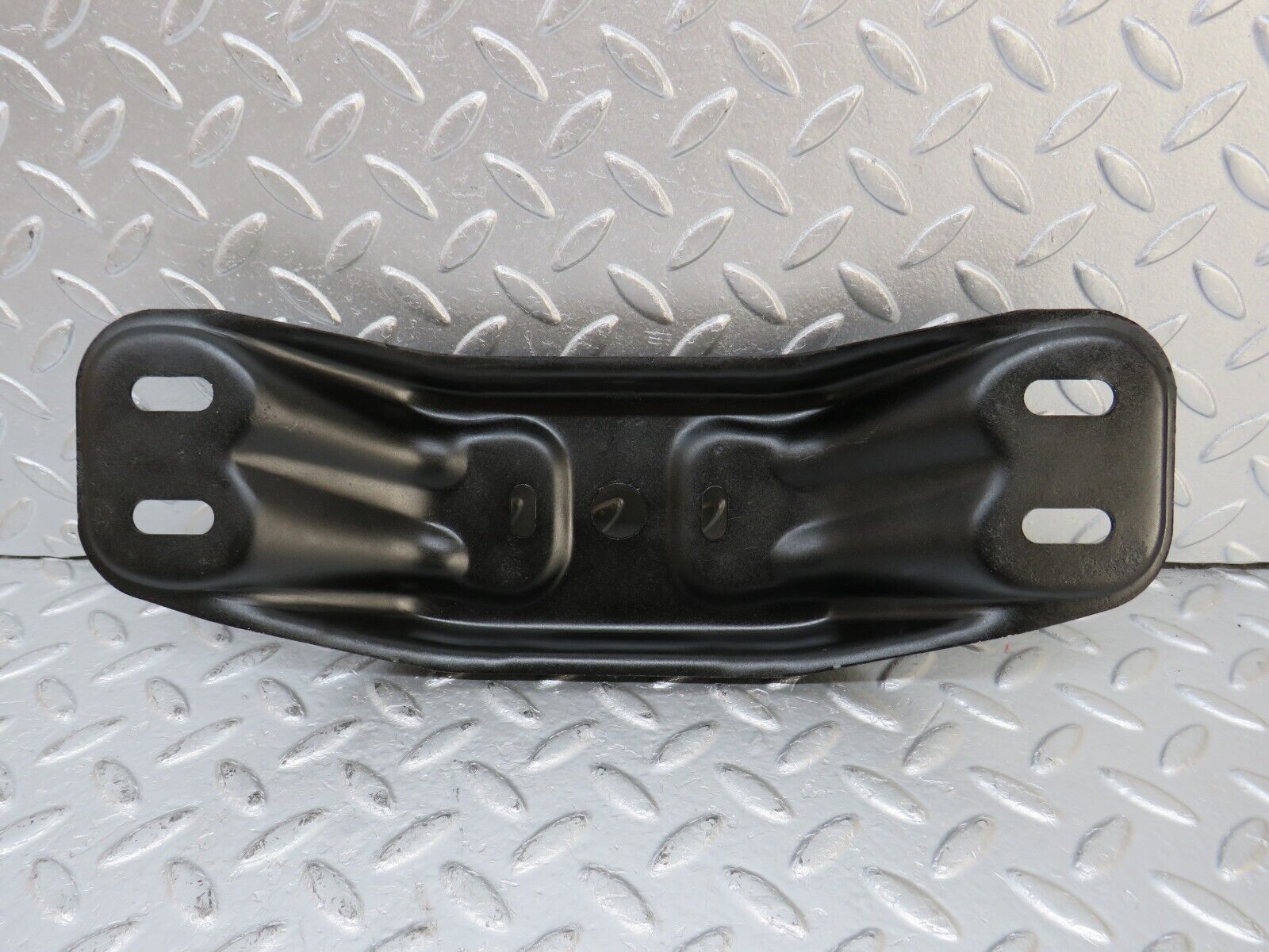 33913 Mercedes-Benz W124 260E Gearbox Mount Bracket