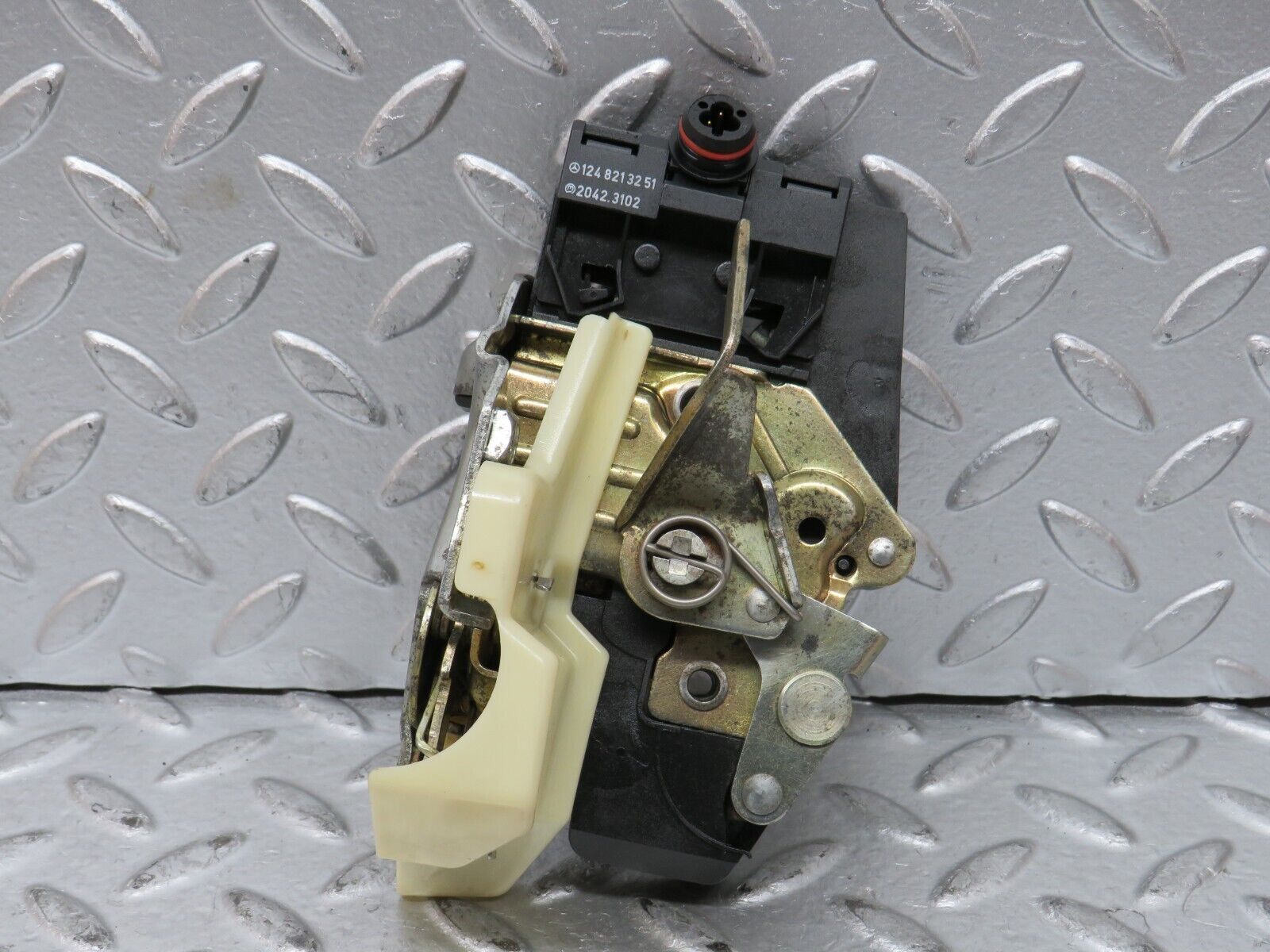 27670 Mercedes-Benz S124 300TE Wagon Rear Right Door Lock Mechanism 1248213251