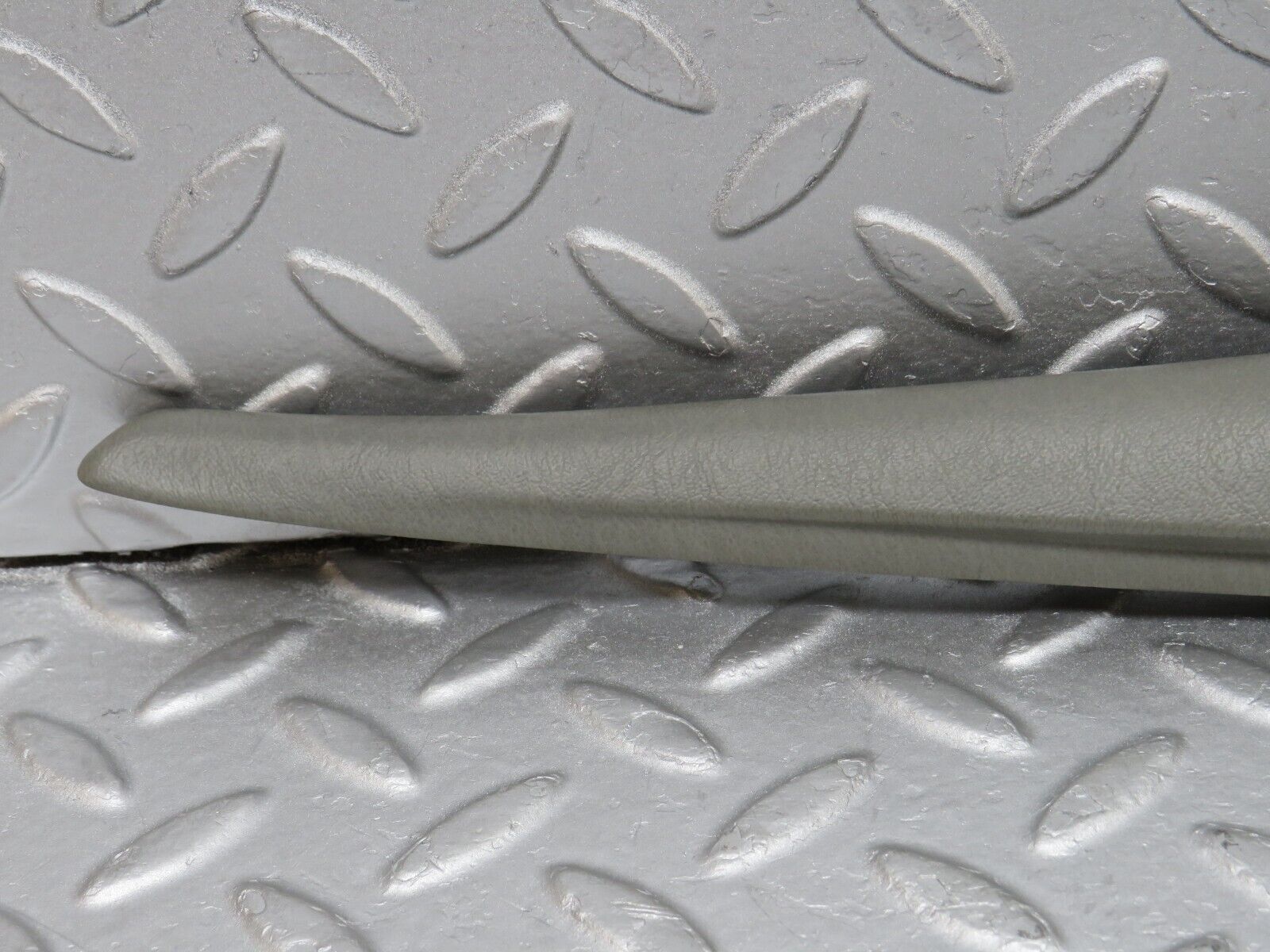 35974 Mercedes-Benz W126 420SE Rear Left Door Panel Cover Grey