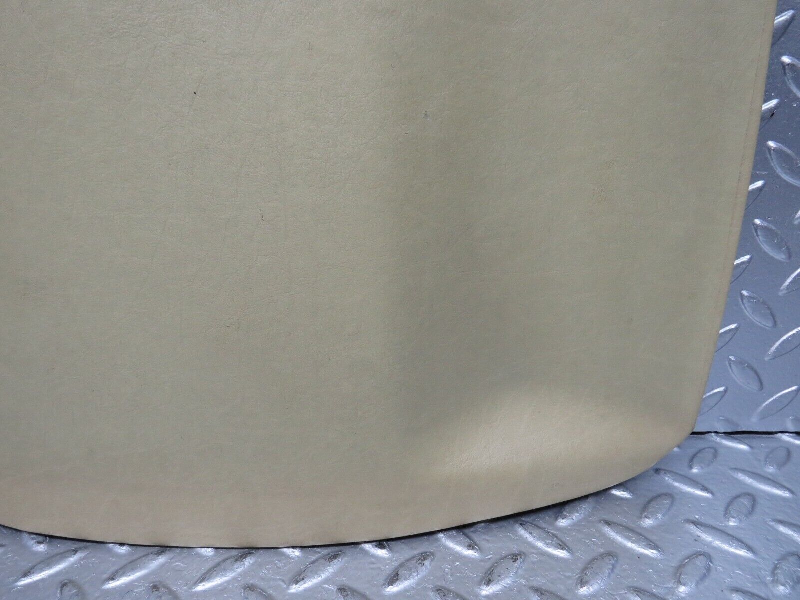 29792 Mercedes-Benz W123 230E Front Seat Rear Cover Beige