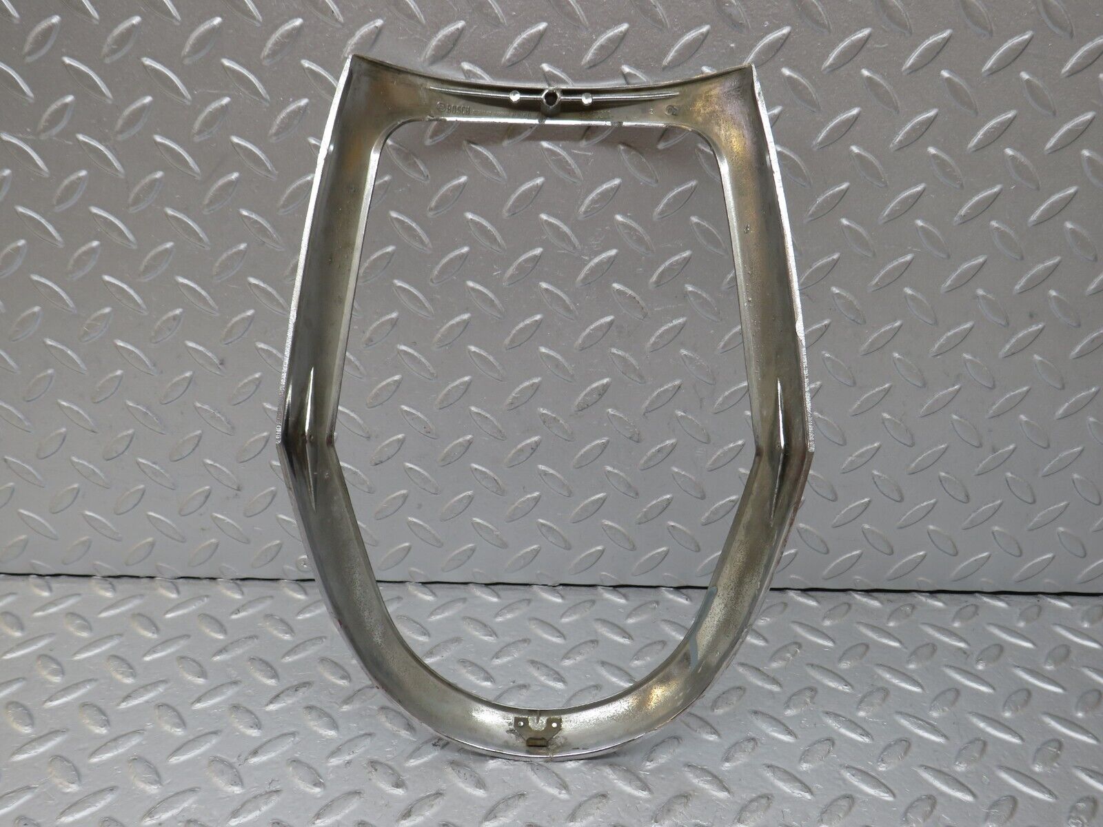 35752 Mercedes-Benz W108 Headlight Chrome Frame