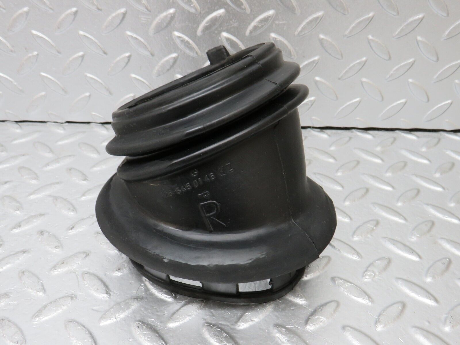 34428 Mercedes-Benz C126 380SEC Coupe Fuse Box Rubber Grommet 1265450146