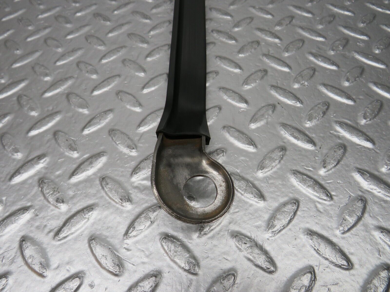 0096 Mercedes-Benz W116 350SE Seat Belt Runner Right