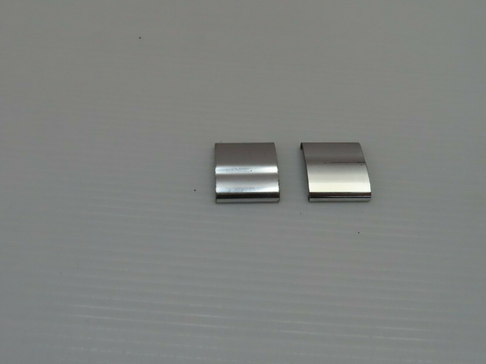 7448 Mercedes-Benz W116 450SE Front Windscreen Chrome Frame