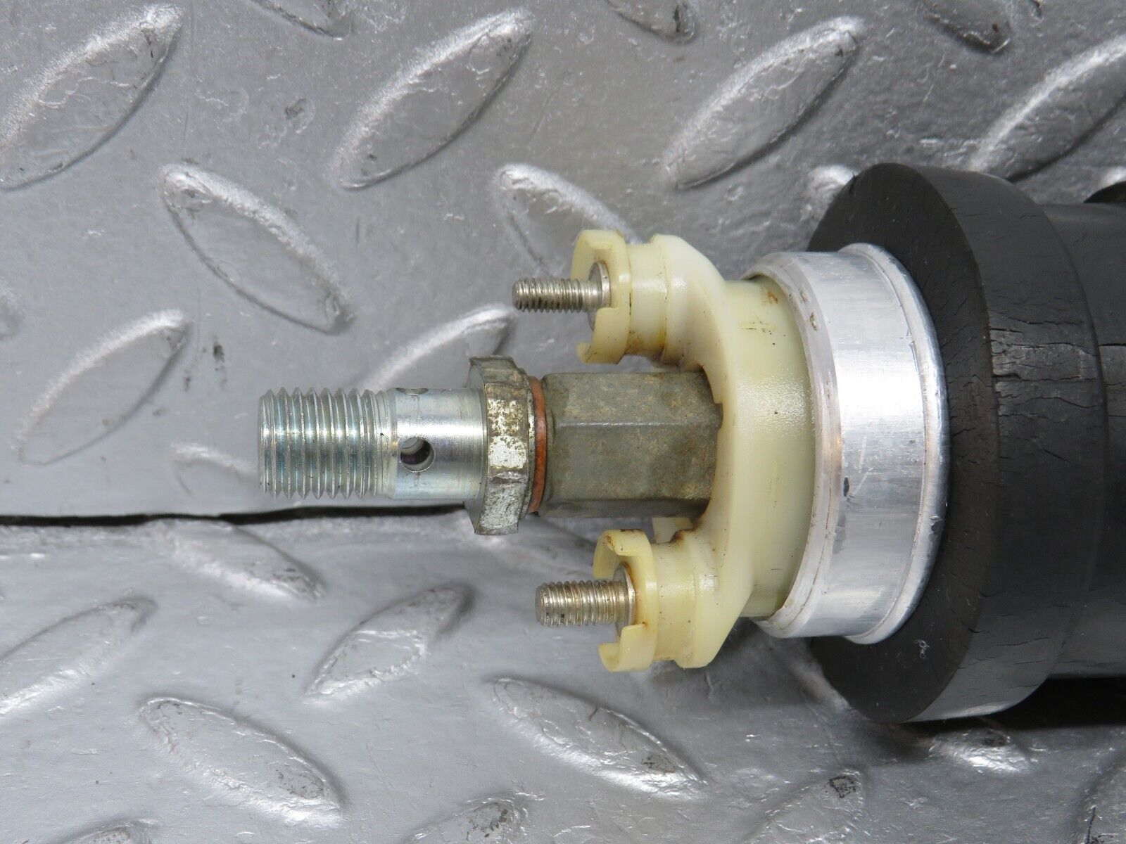 38843 Mercedes-Benz W201 190E 2.6L Fuel Pump