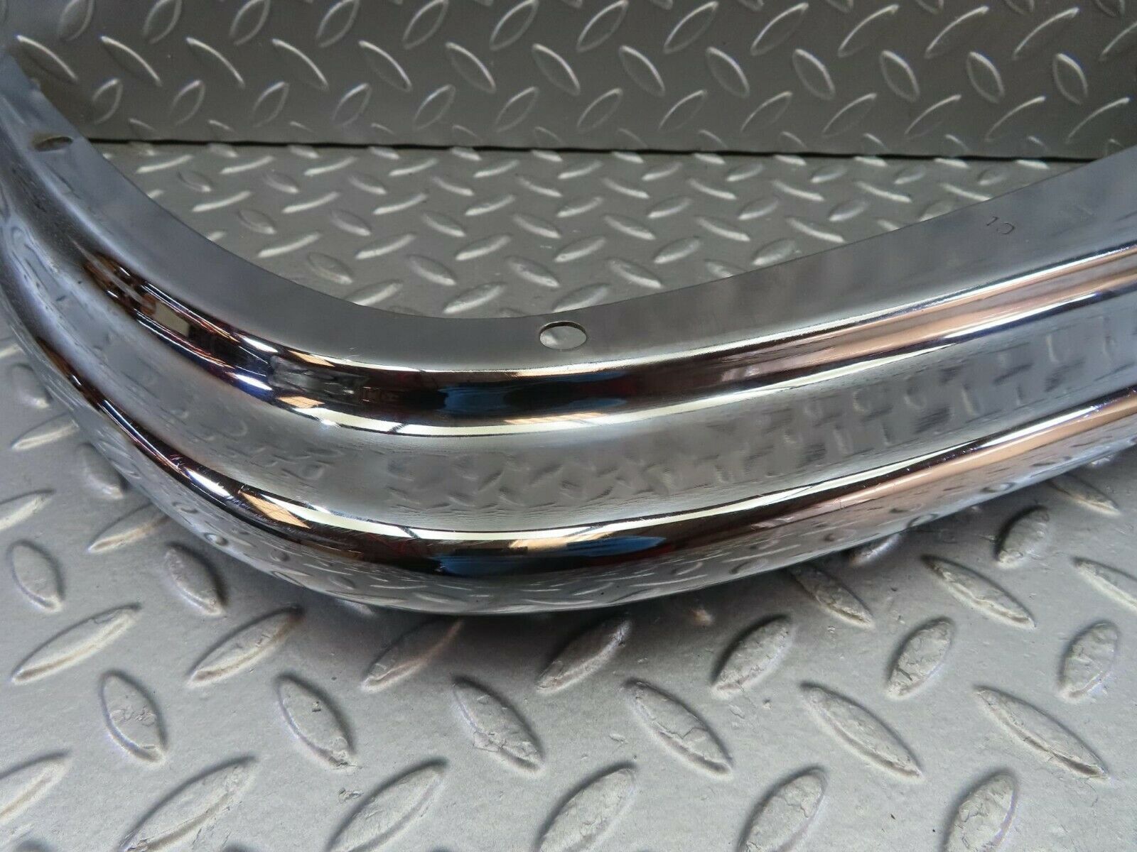 10618 Mercedes-Benz W108 Front Left Upper Bumper Corner