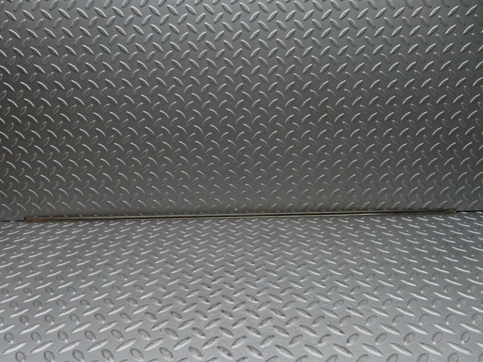 15198 Mercedes-Benz W140 S320 Front Left Door Lower Chrome Moulding Trim