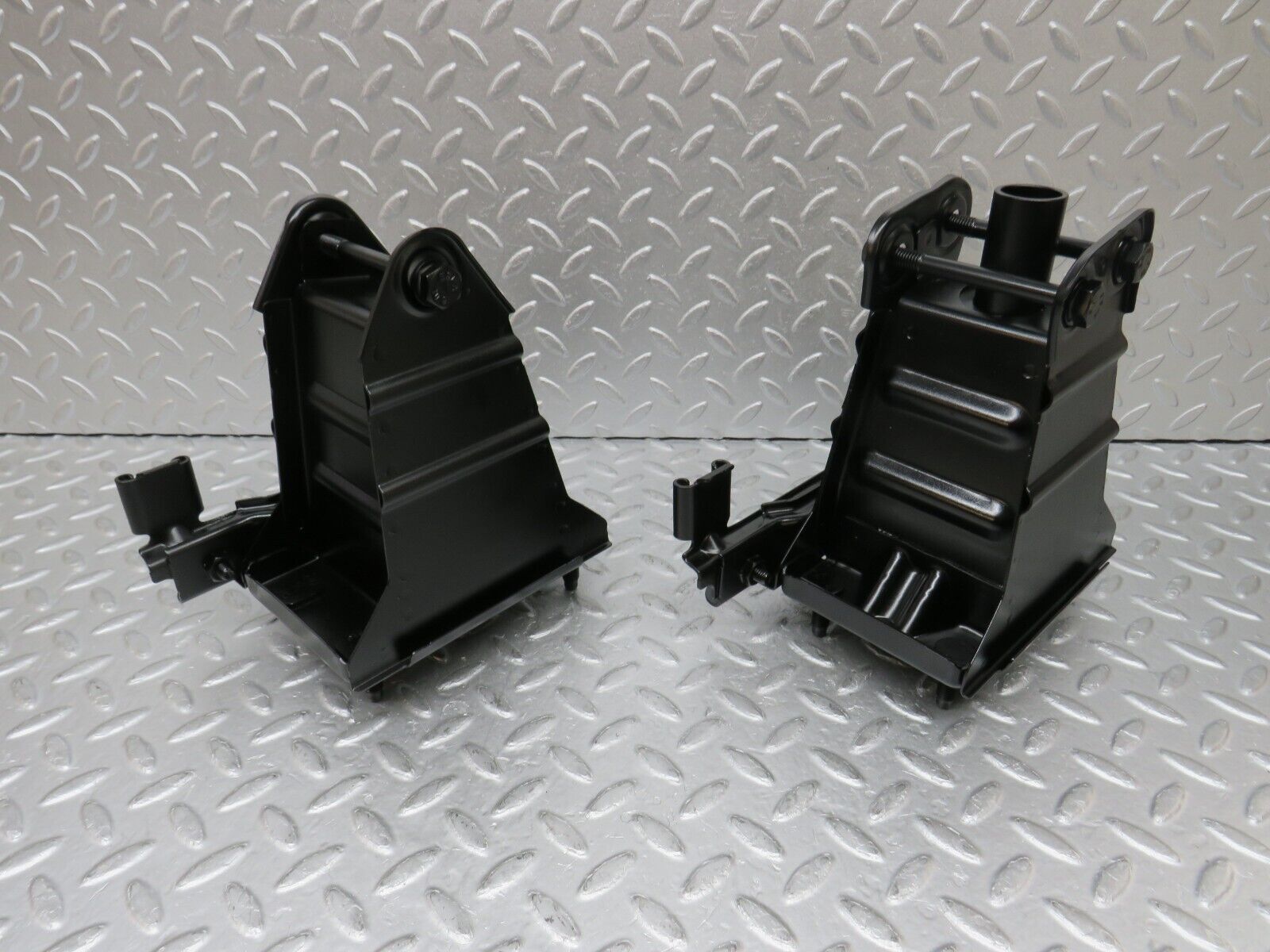 35255 Mercedes-Benz W221 Rear Bumper Reinforcement Crash Bar Bracket