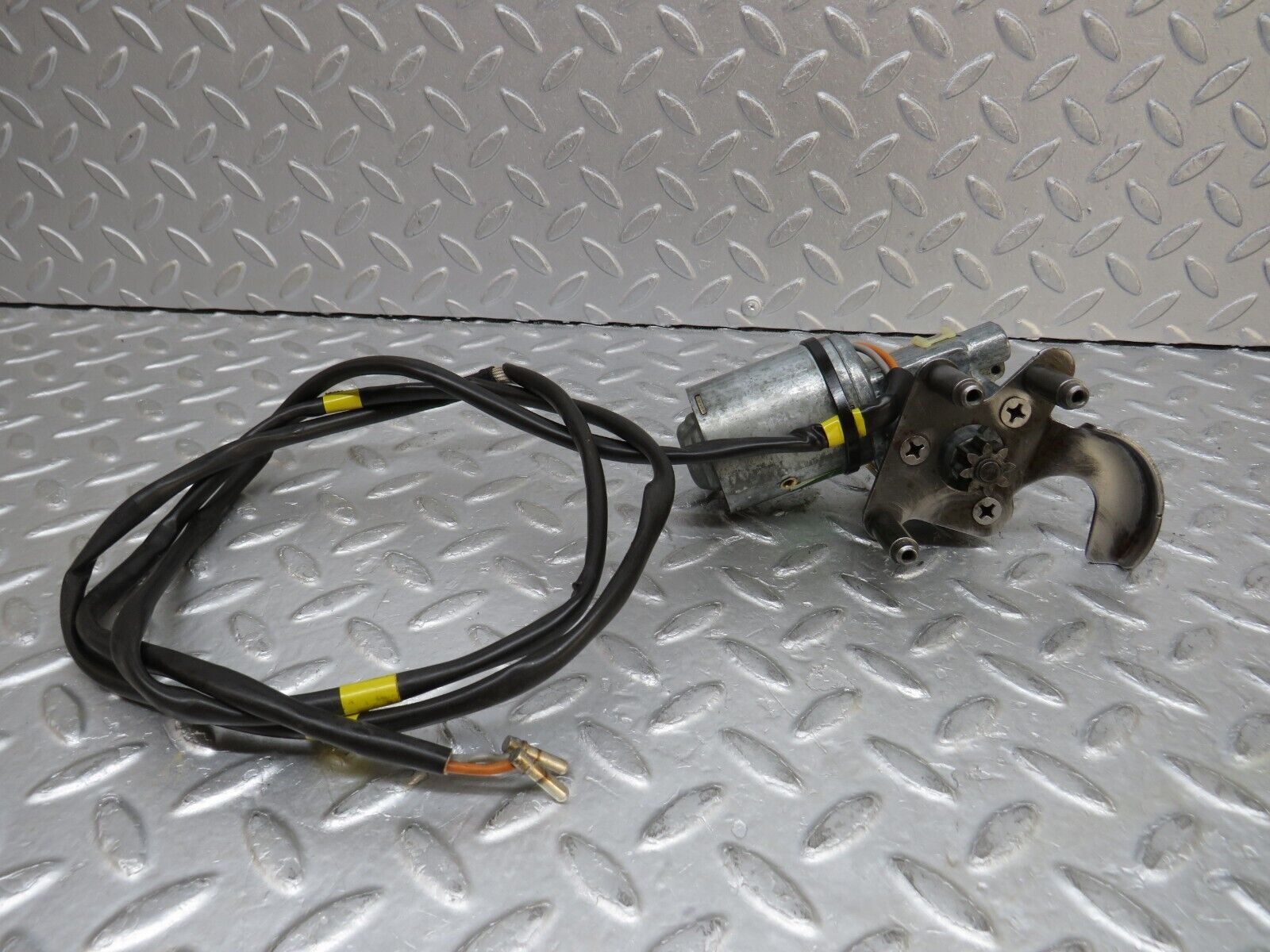 37063 Mercedes-Benz C126 420SEC Coupe Front Left Seat Backrest Adjustment Motor 0390216690