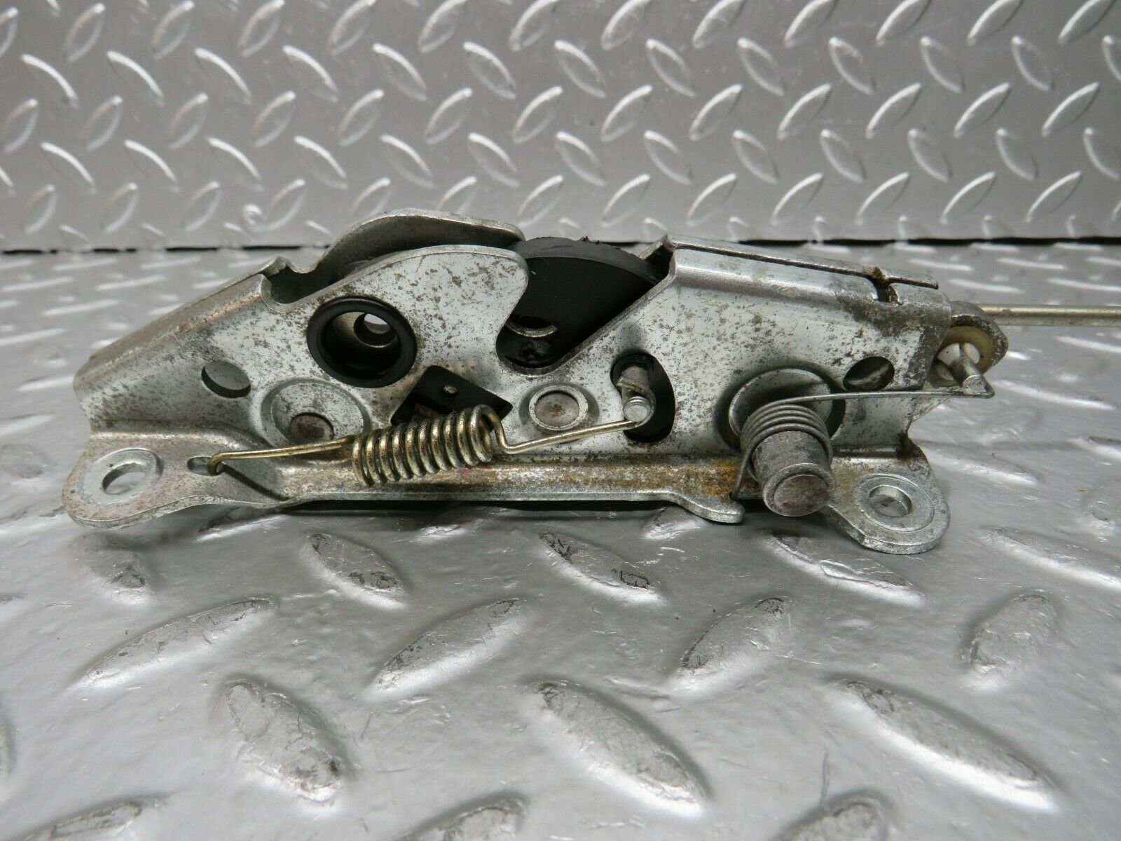 24263 Mercedes-Benz S124 220TE Wagon Rear Seat Bench Locking Mechanism Right