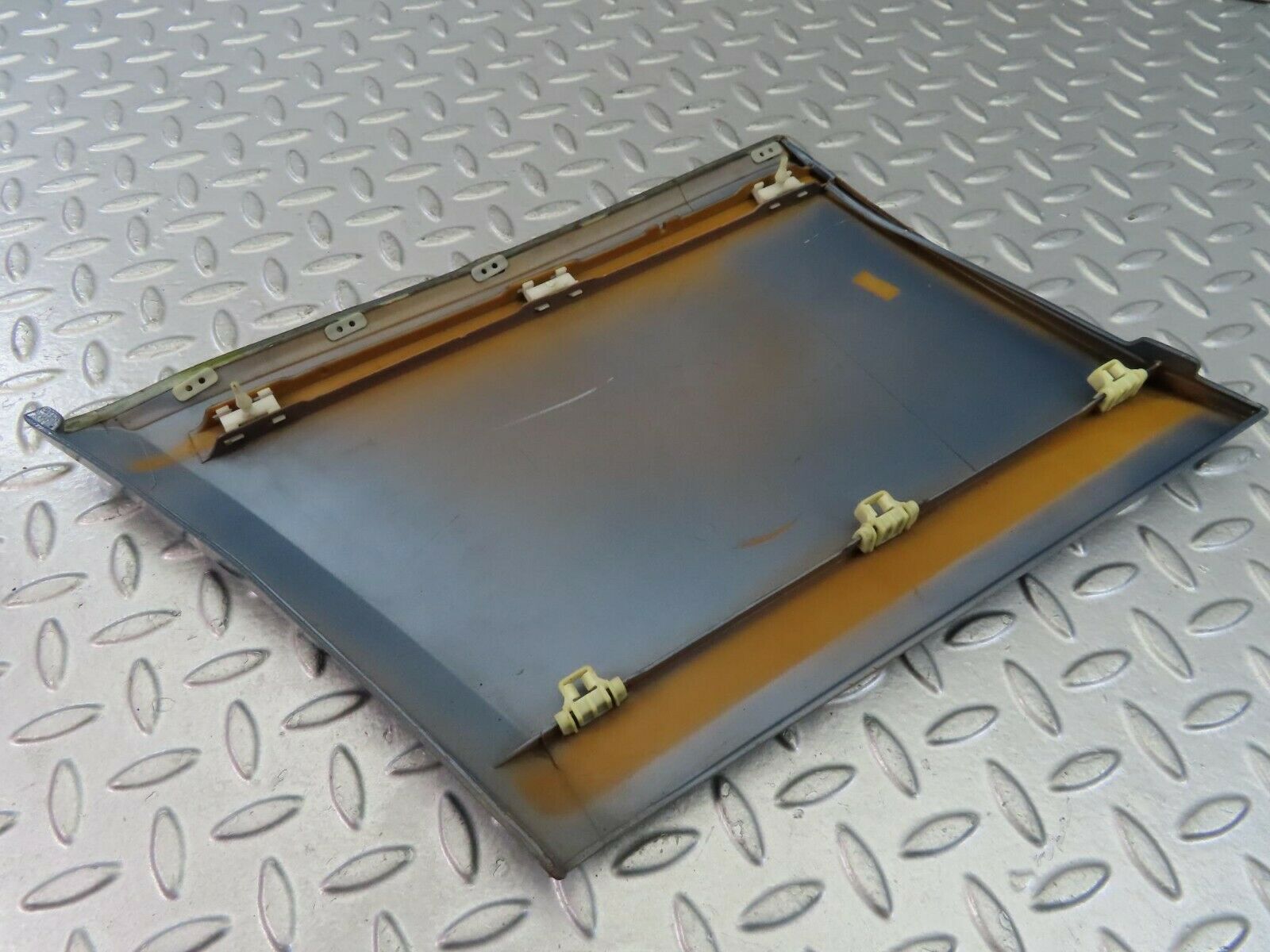 9031 Mercedes-Benz W124 Front Right Fender Wing Moulding Trim 1246901440