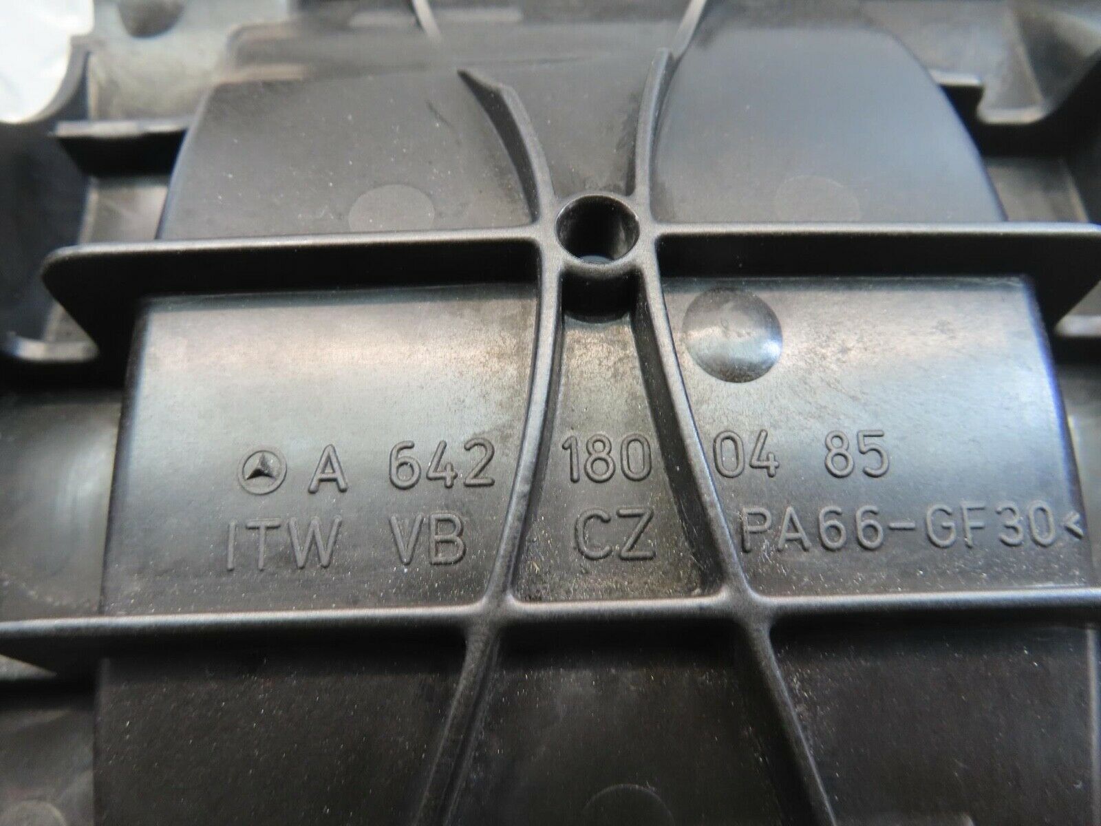 11305 Mercedes-Benz W221 S320 Baffle Plate 6421800485