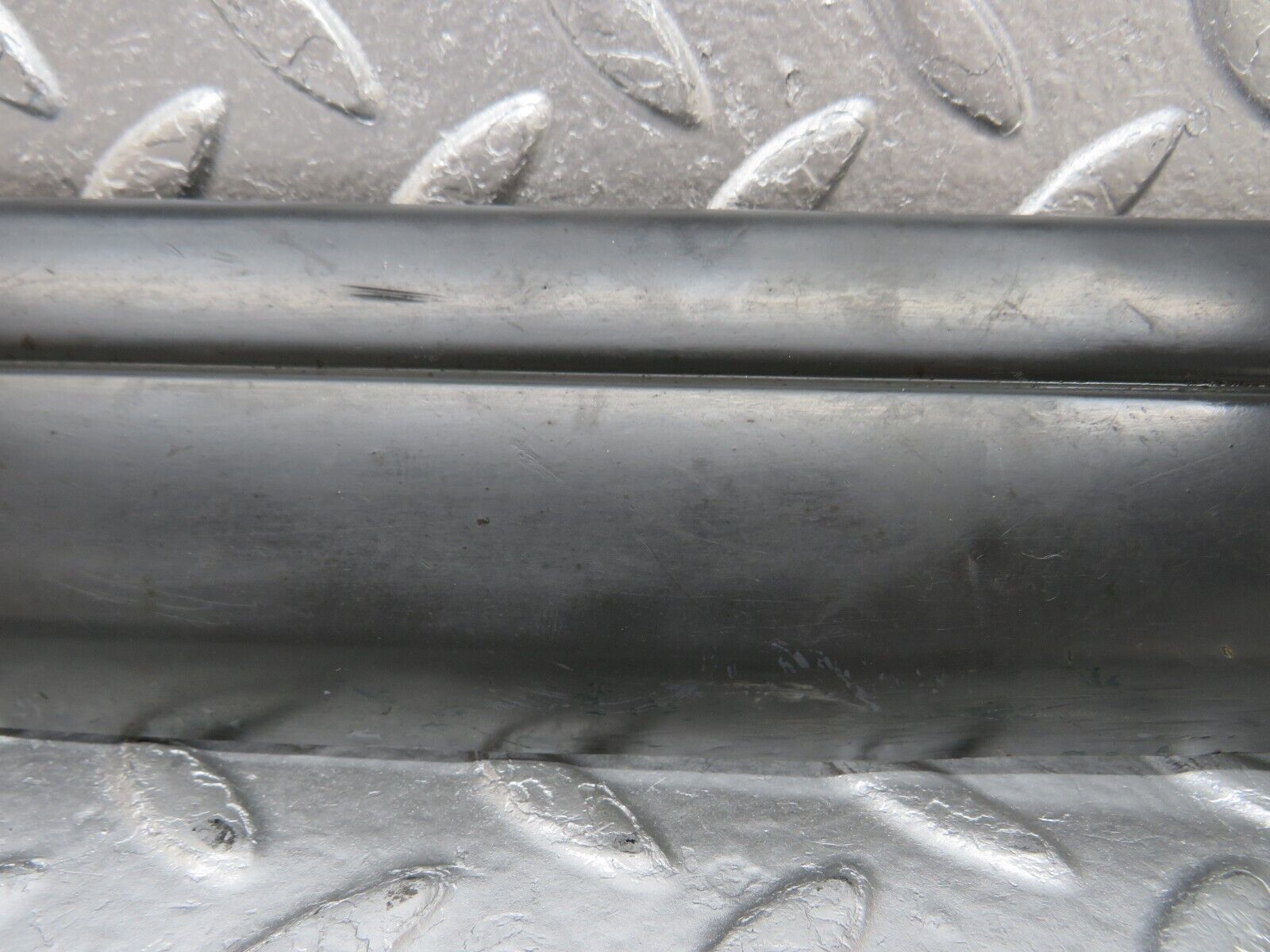 33994 Mercedes-Benz W124 260E Front Right Fender Wing Lower Moulding Trim