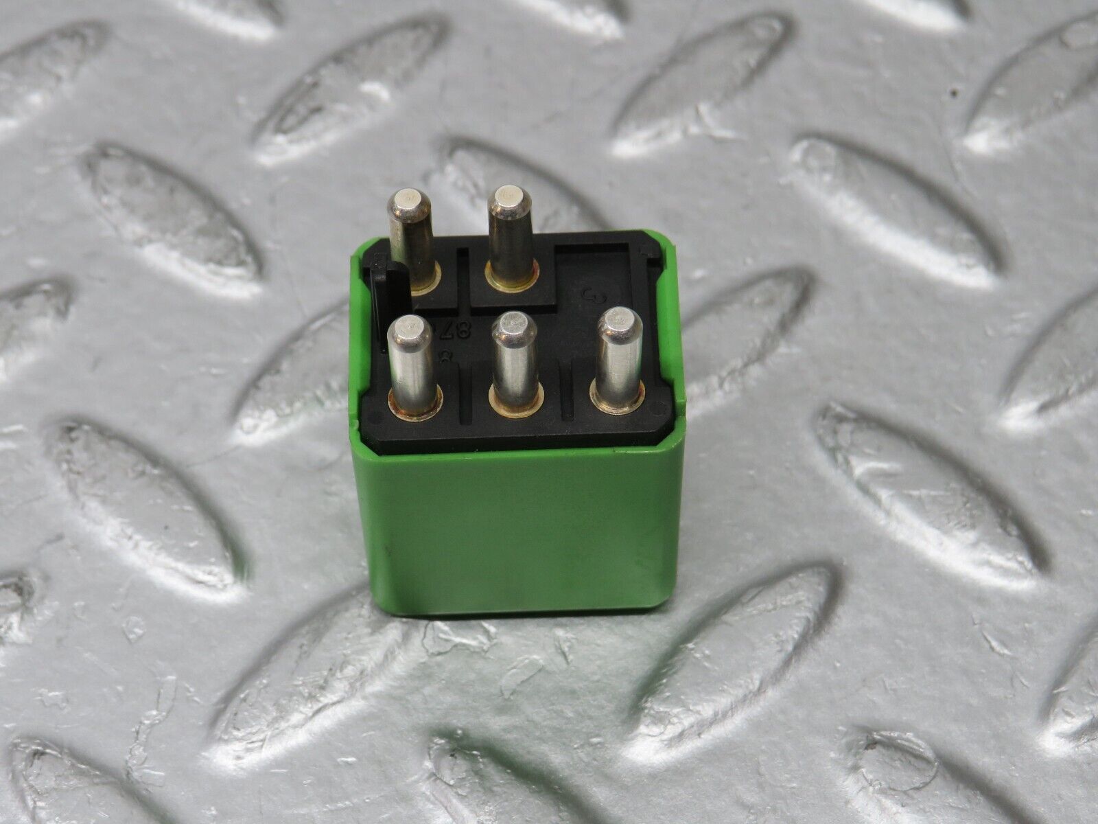 37950 Mercedes-Benz A124 320E Cabriolet Headlight Wiper Relay 1268202026