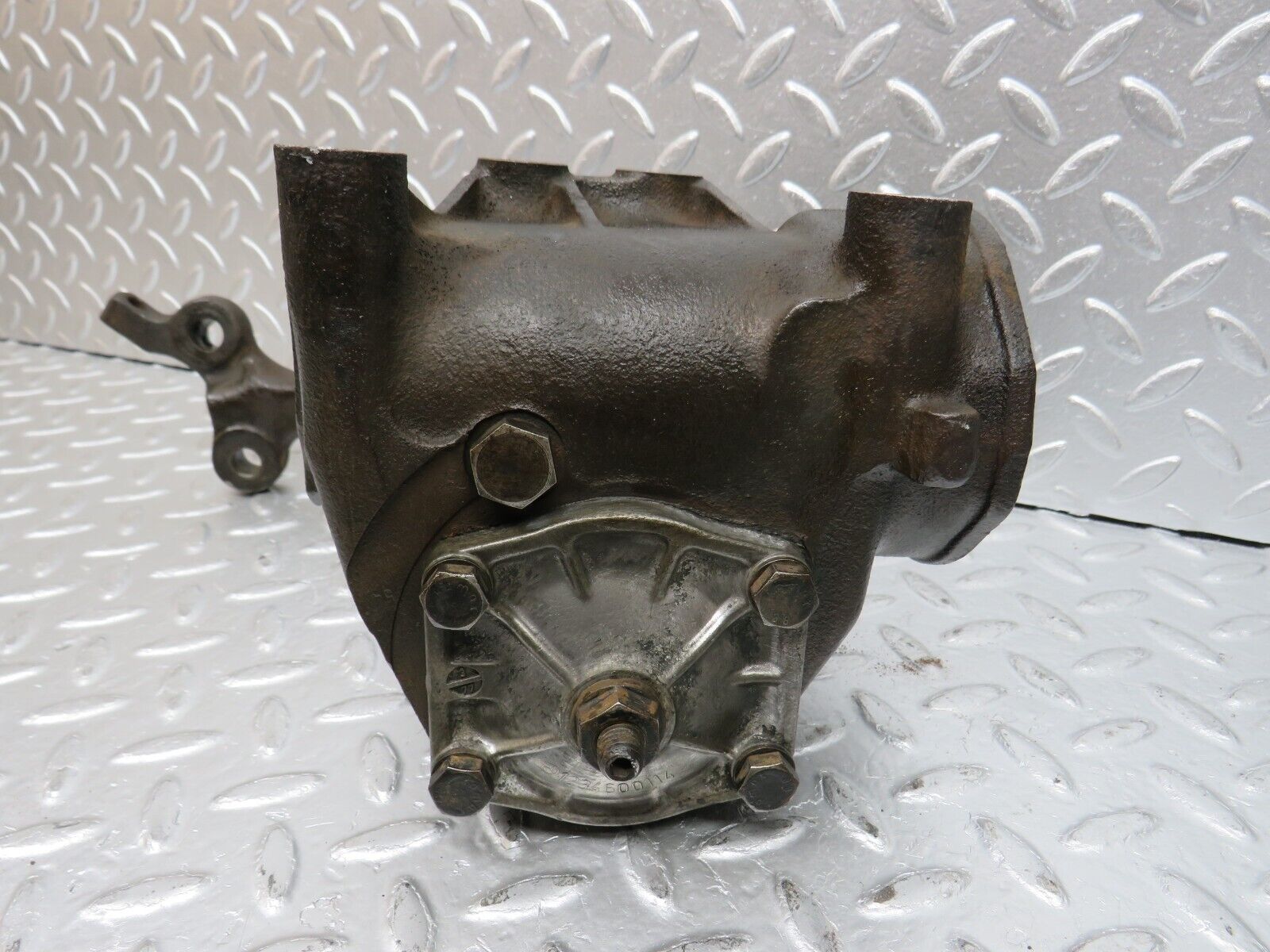 31062 Mercedes-Benz W123 200D Steering Box Steering Rack 1234610401