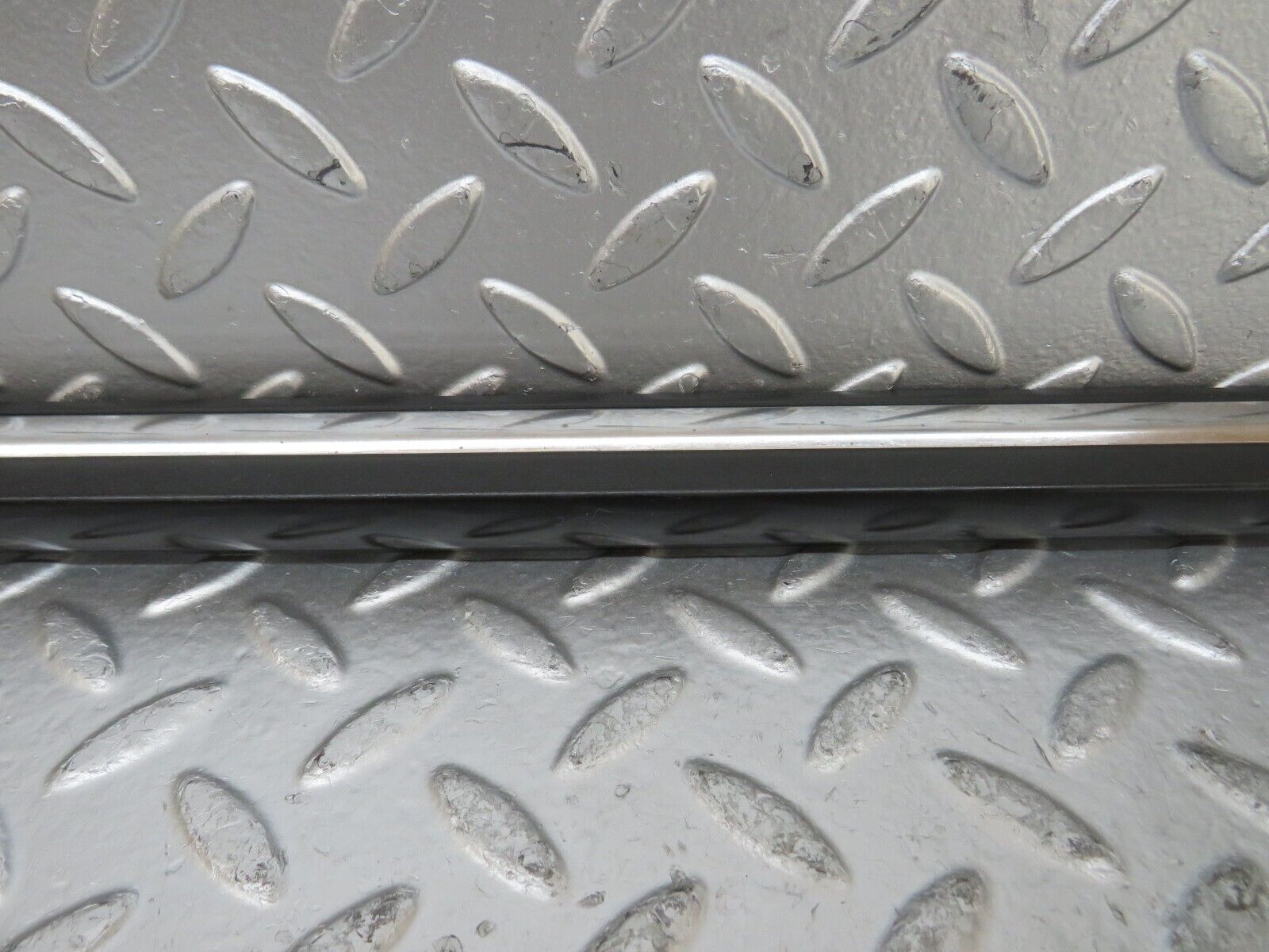 26078 Mercedes-Benz W116 450SE Rear Right Door Centre Moulding Trim