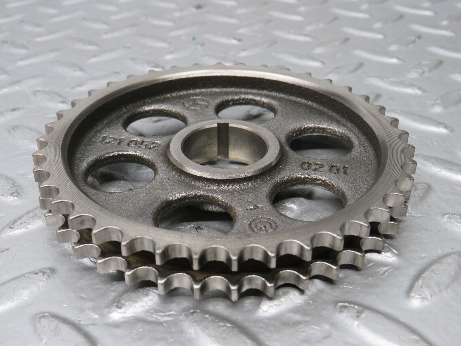32917 Mercedes-Benz W123 300D Camshaft Timing Gear 1210520201
