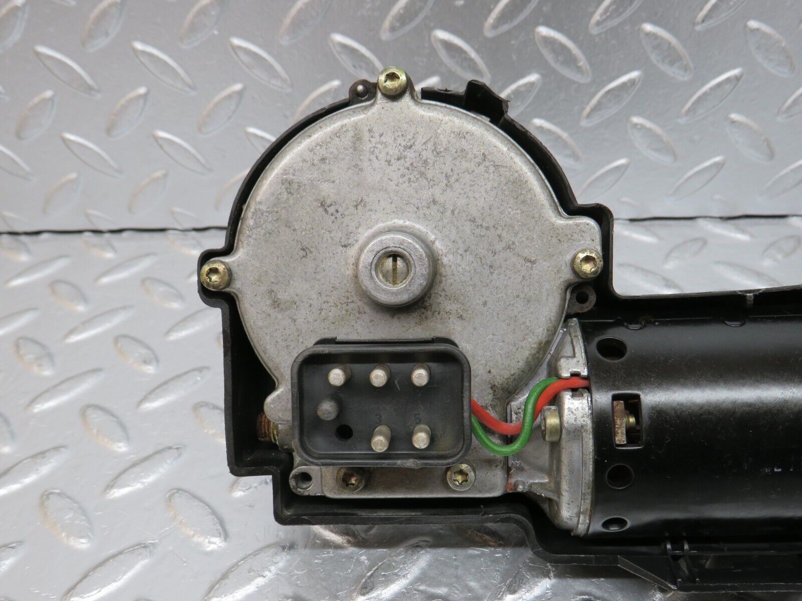 32431 Mercedes-Benz S124 300TE Wagon Wiper Motor 2018240149