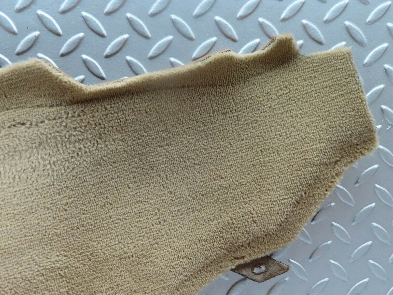 5428 Mercedes-Benz W124 230E Centre Console Carpet Right Side Beige