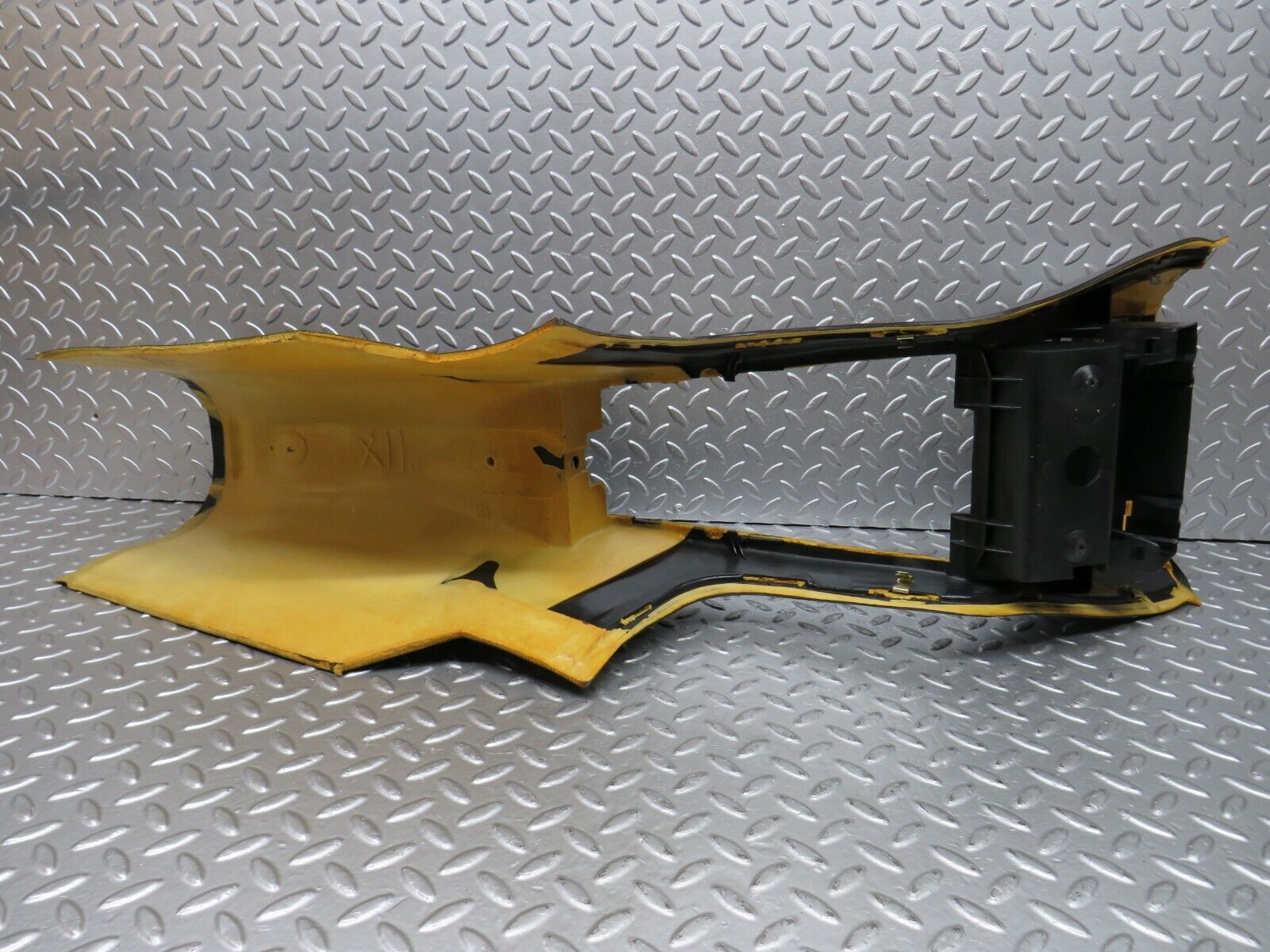 27146 Mercedes-Benz W123 280E Centre Console Brown