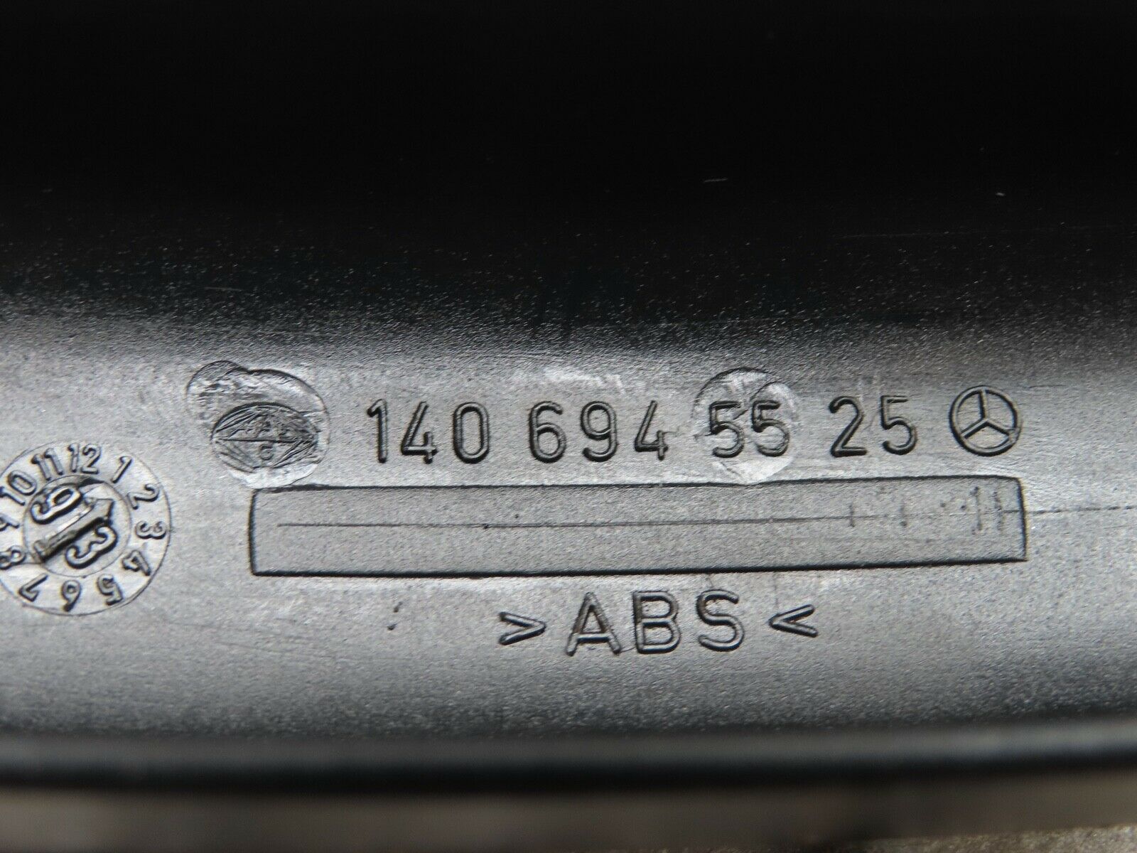 19326 Mercedes-Benz C140 CL420 Coupe Trunk Lid Hinge Cover Pair 1406945525