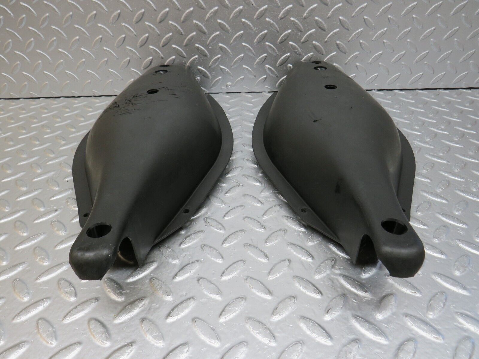 33574 Mercedes-Benz W201 190E 2.0L Rear Control Arm Cover Pair 1243520088