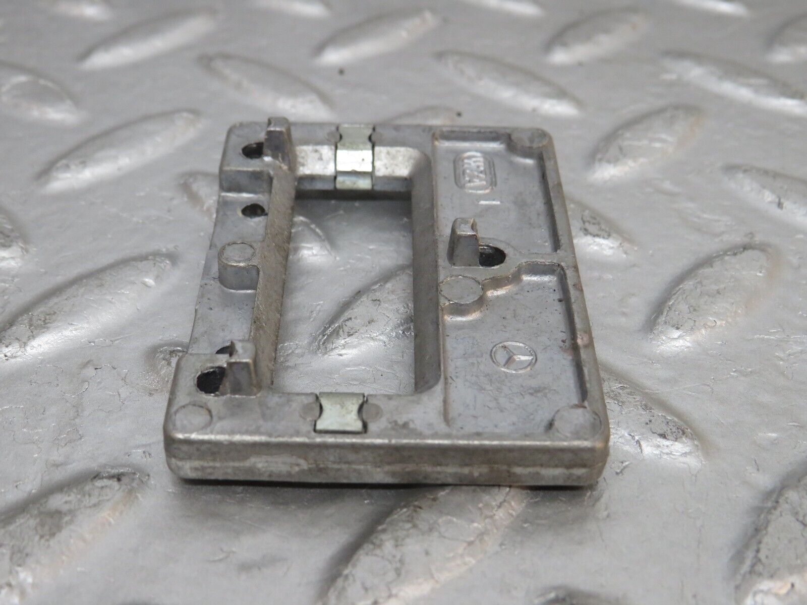 29325 Mercedes-Benz W124 230E Rear View Mirror Bracket