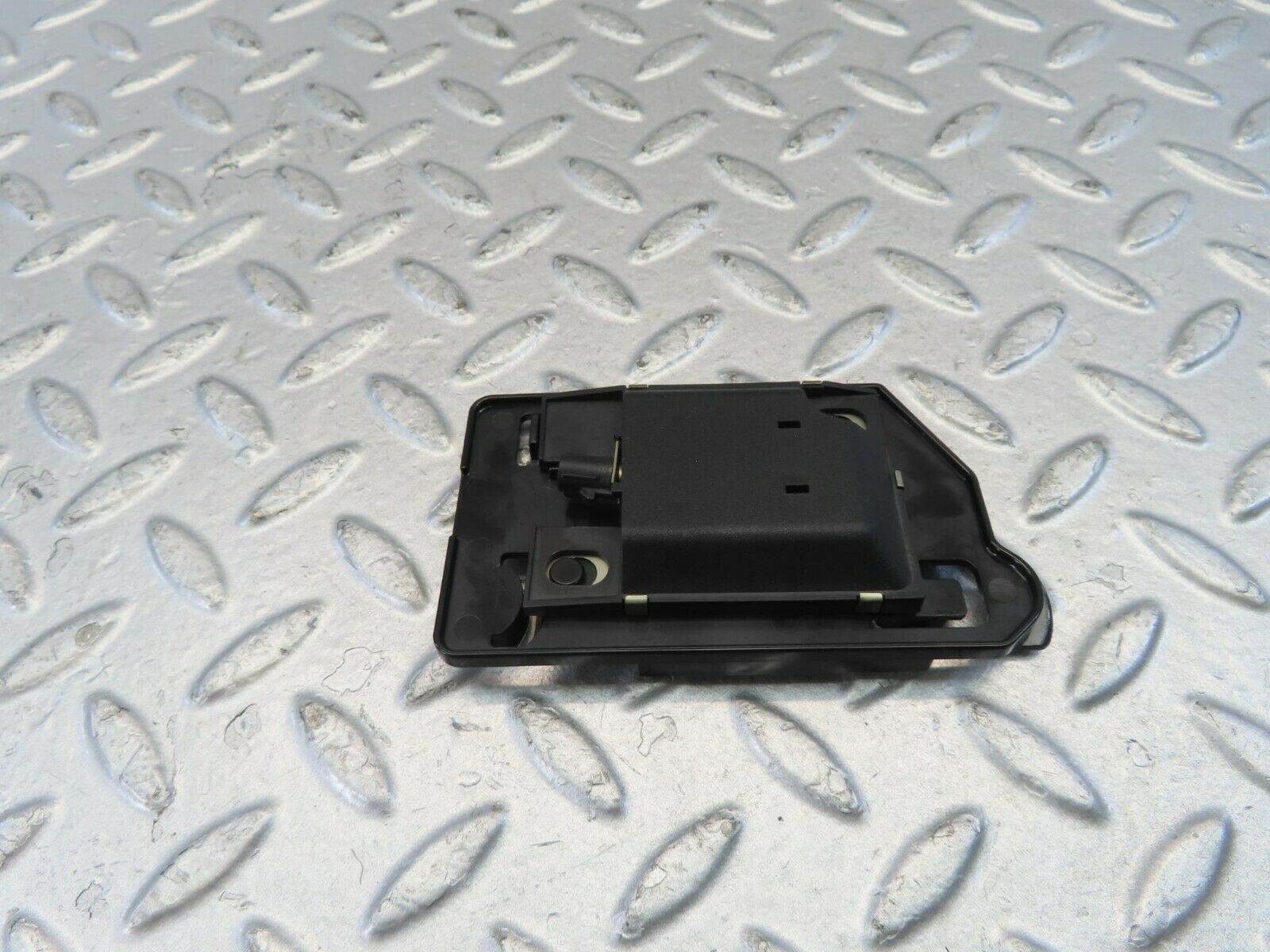 11135 Mercedes-Benz W221 S320 Bluetooth Phone Antenna Amplifier 2118203375