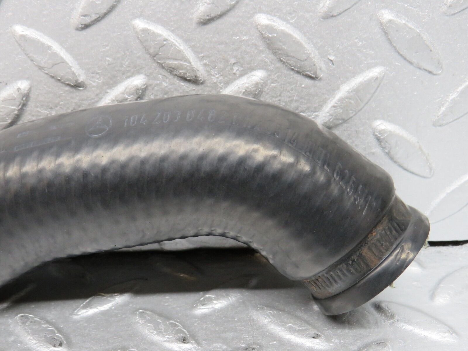 38062 Mercedes-Benz A124 320E Cabriolet Radiator Hose Pipe 1042030482