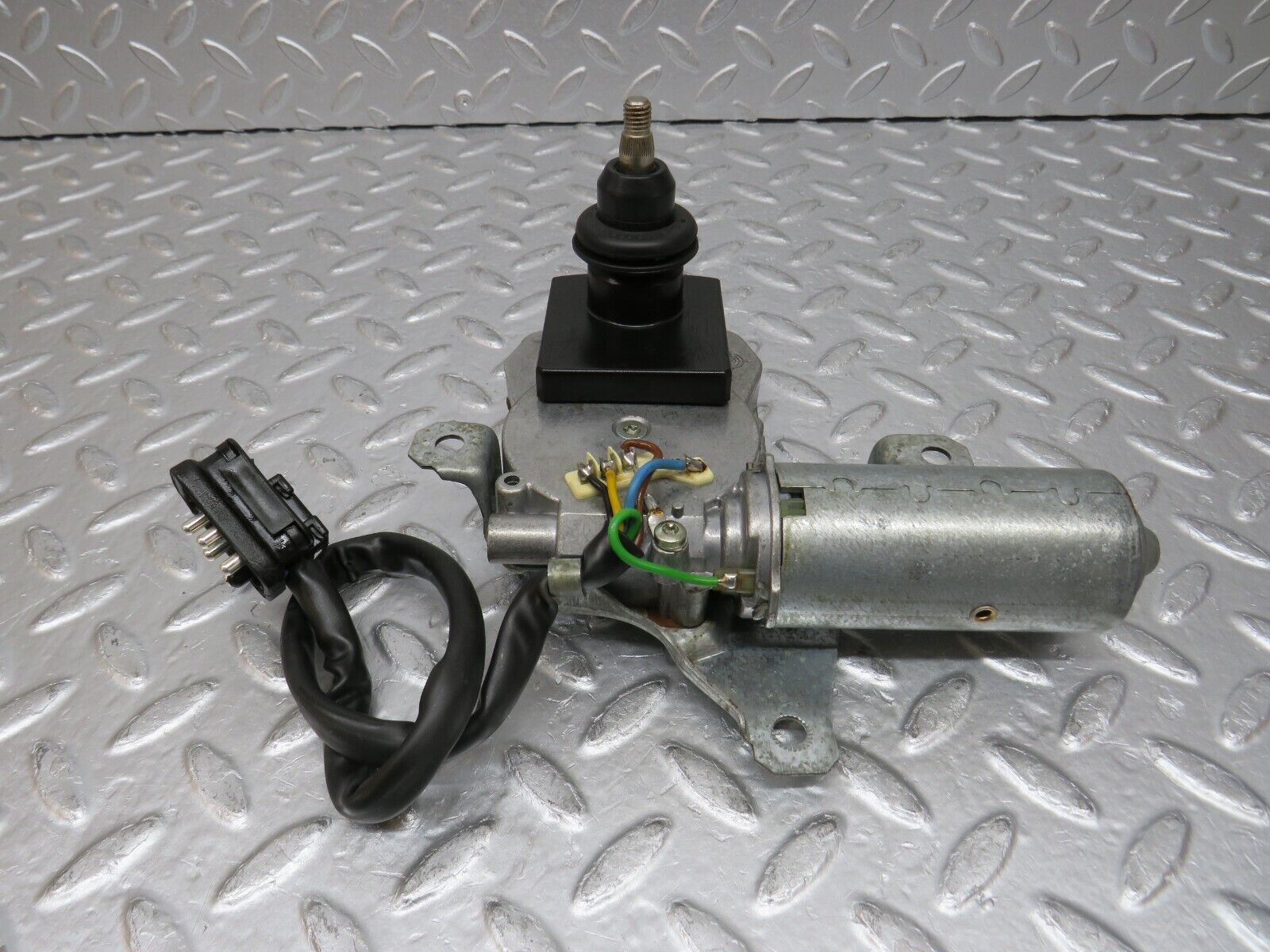 32432 Mercedes-Benz S124 300TE Wagon Rear Wiper Motor 0390201506 1248201242