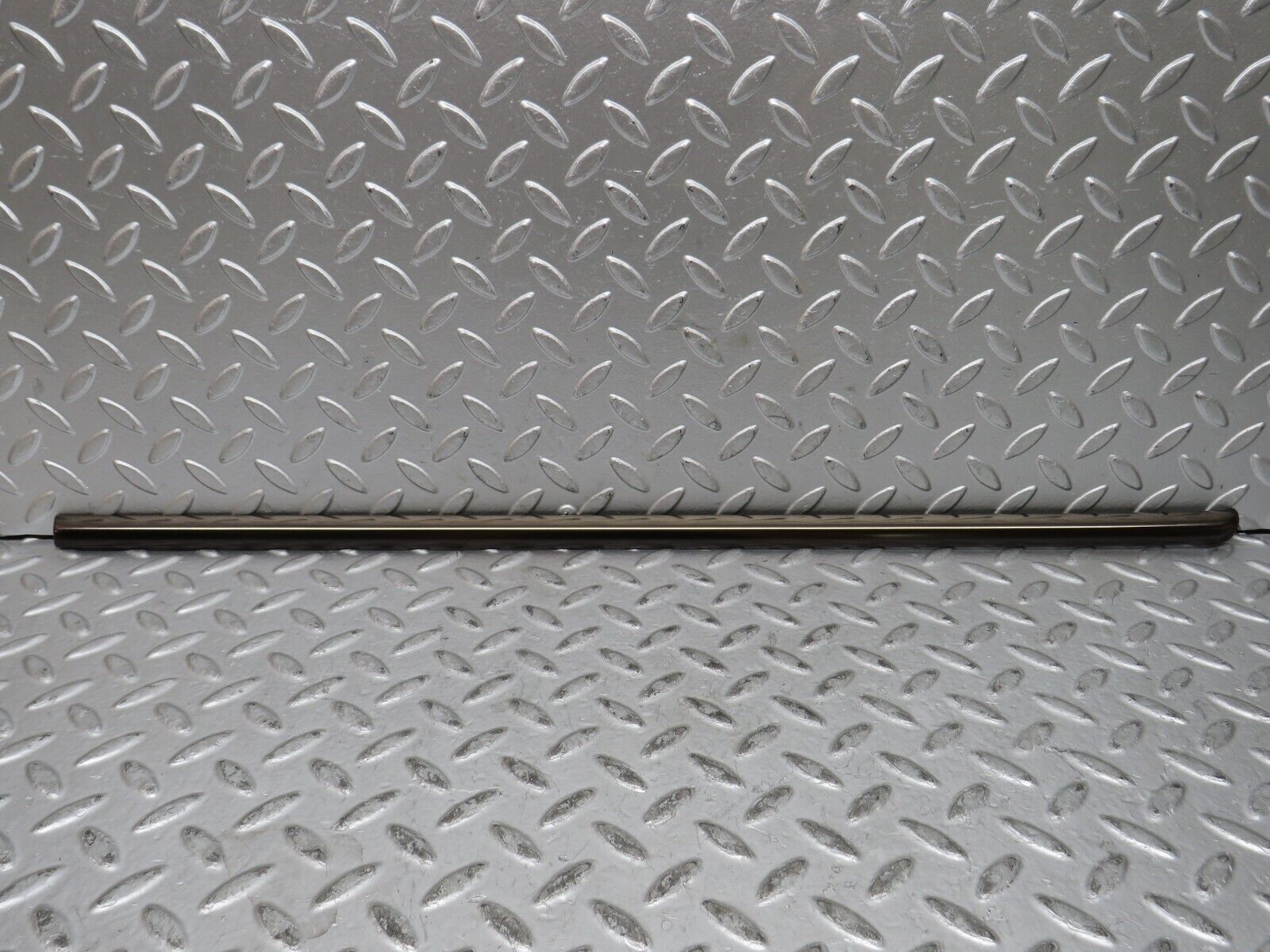 29003 Mercedes-Benz C124 320CE Coupe Rear Left Window Exterior Chrome Trim