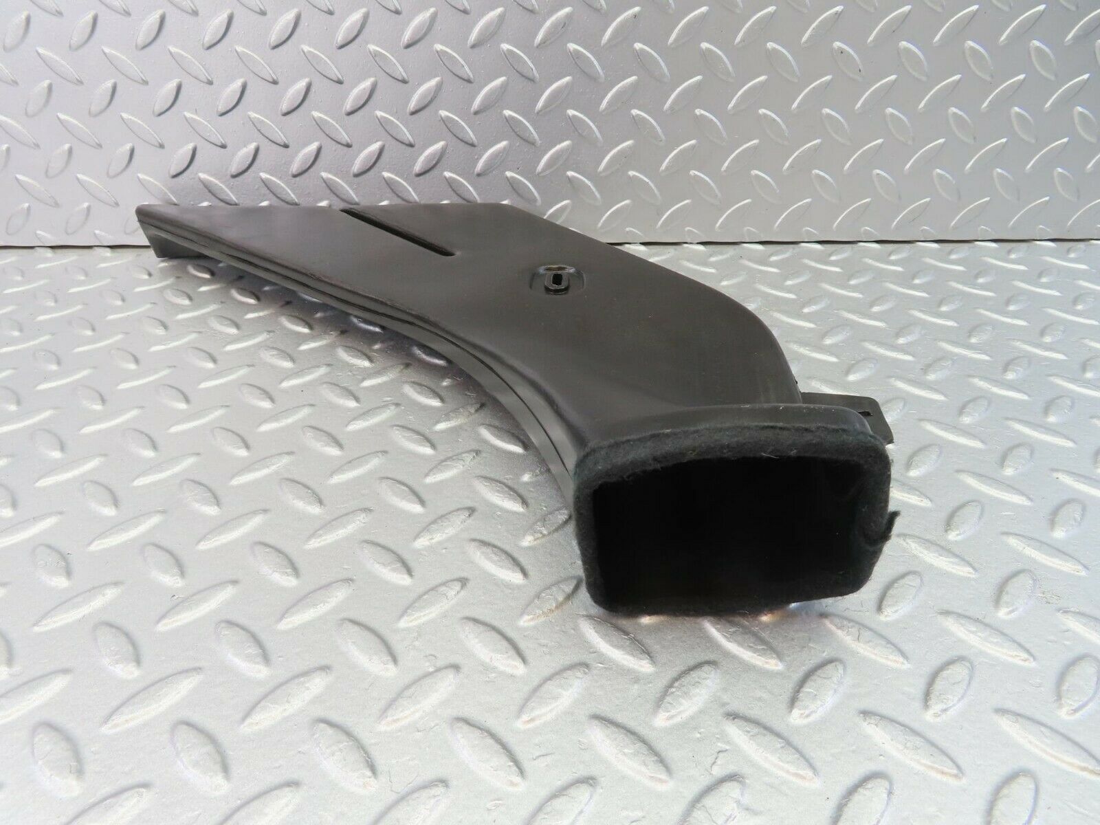 10448 Mercedes-Benz W201 190E Air Duct Heater Ventilation Right 2018310246