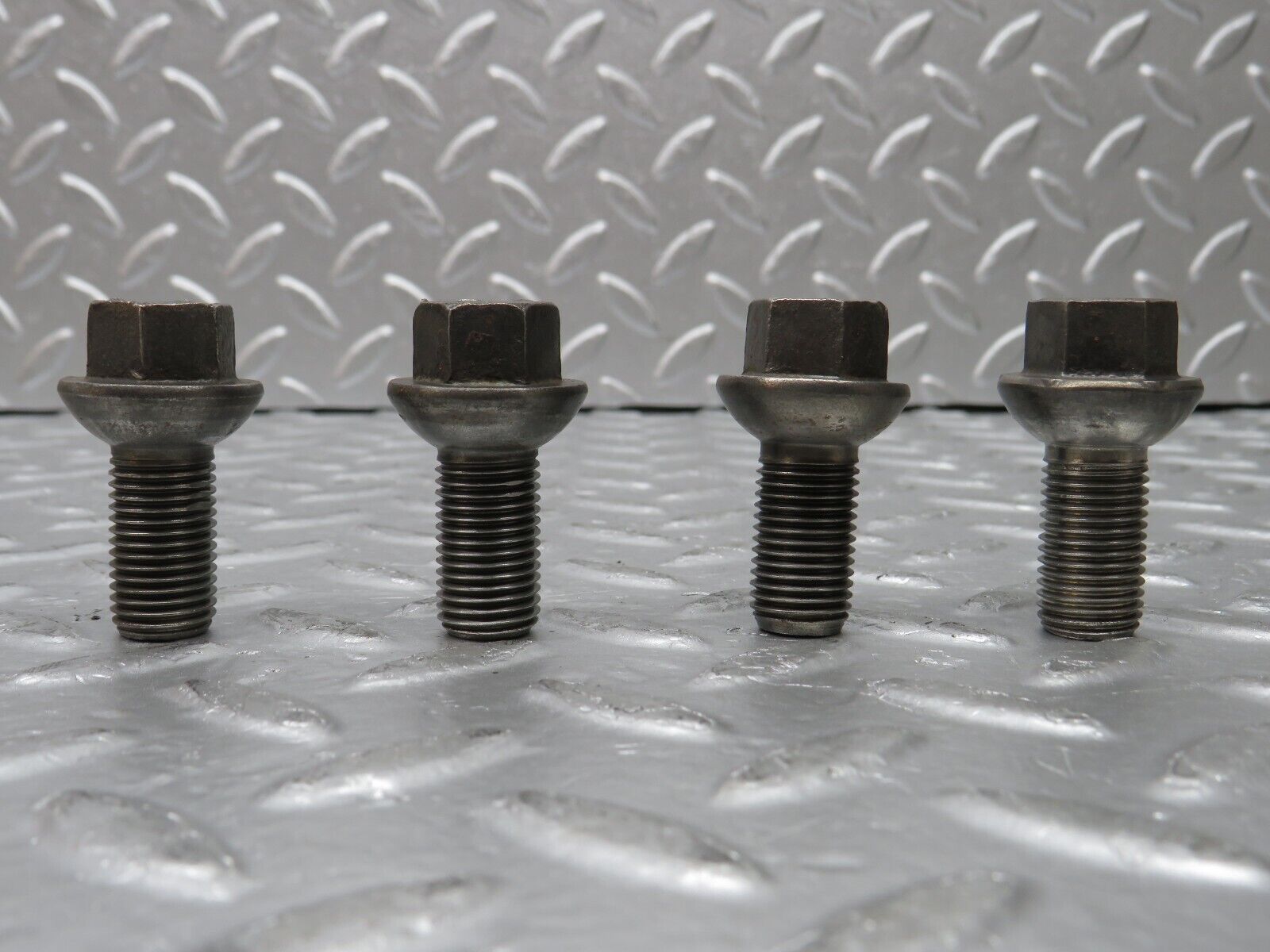 30093 Porsche 924 Alloy Wheel Lug Bolts Set M12x1.5