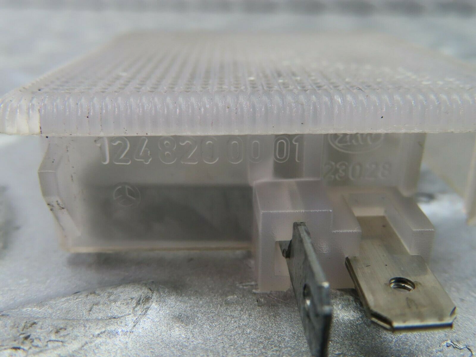 9484 Mercedes-Benz C124 300CE Coupe Glove Box Light 1248200001